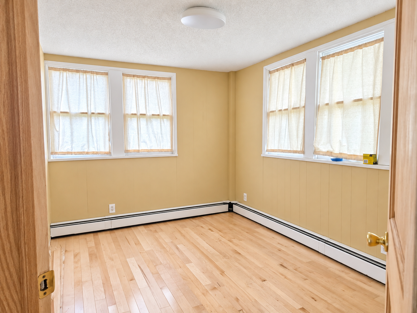 1895 single family home for sale at 1024 8th Street S in Fargo, ND — 3 bed, 2 bath (photo 15 of 18)