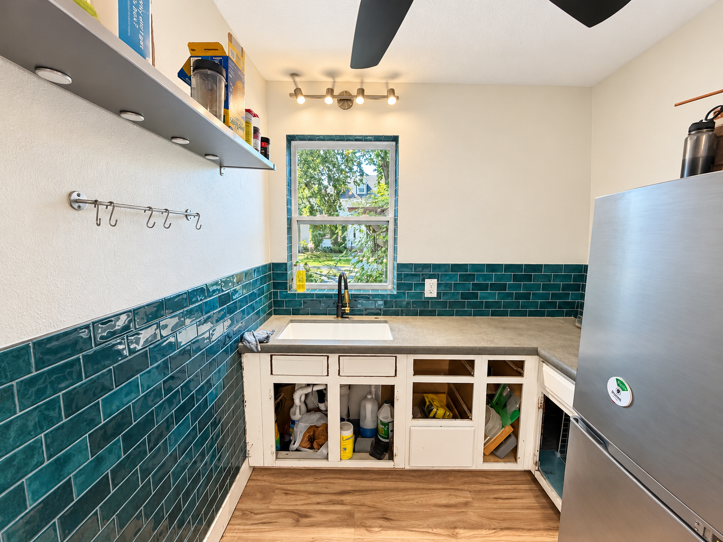 1895 single family home for sale at 1024 8th Street S in Fargo, ND — 3 bed, 2 bath (photo 8 of 18)