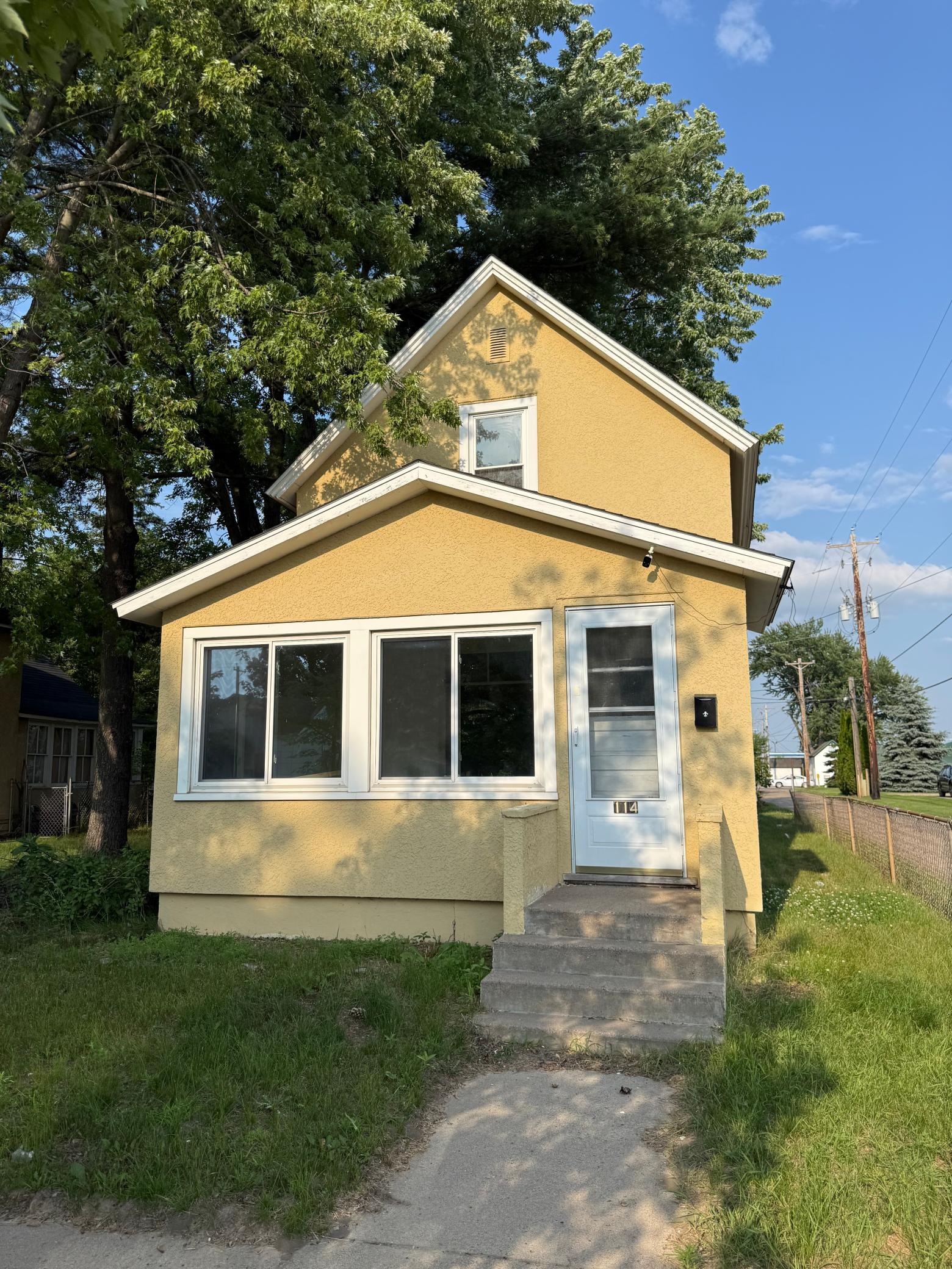 1903 single family home for sale at 114 3rd Avenue NE in Brainerd, MN — 2 bed, 1 bath (photo 5 of 23)