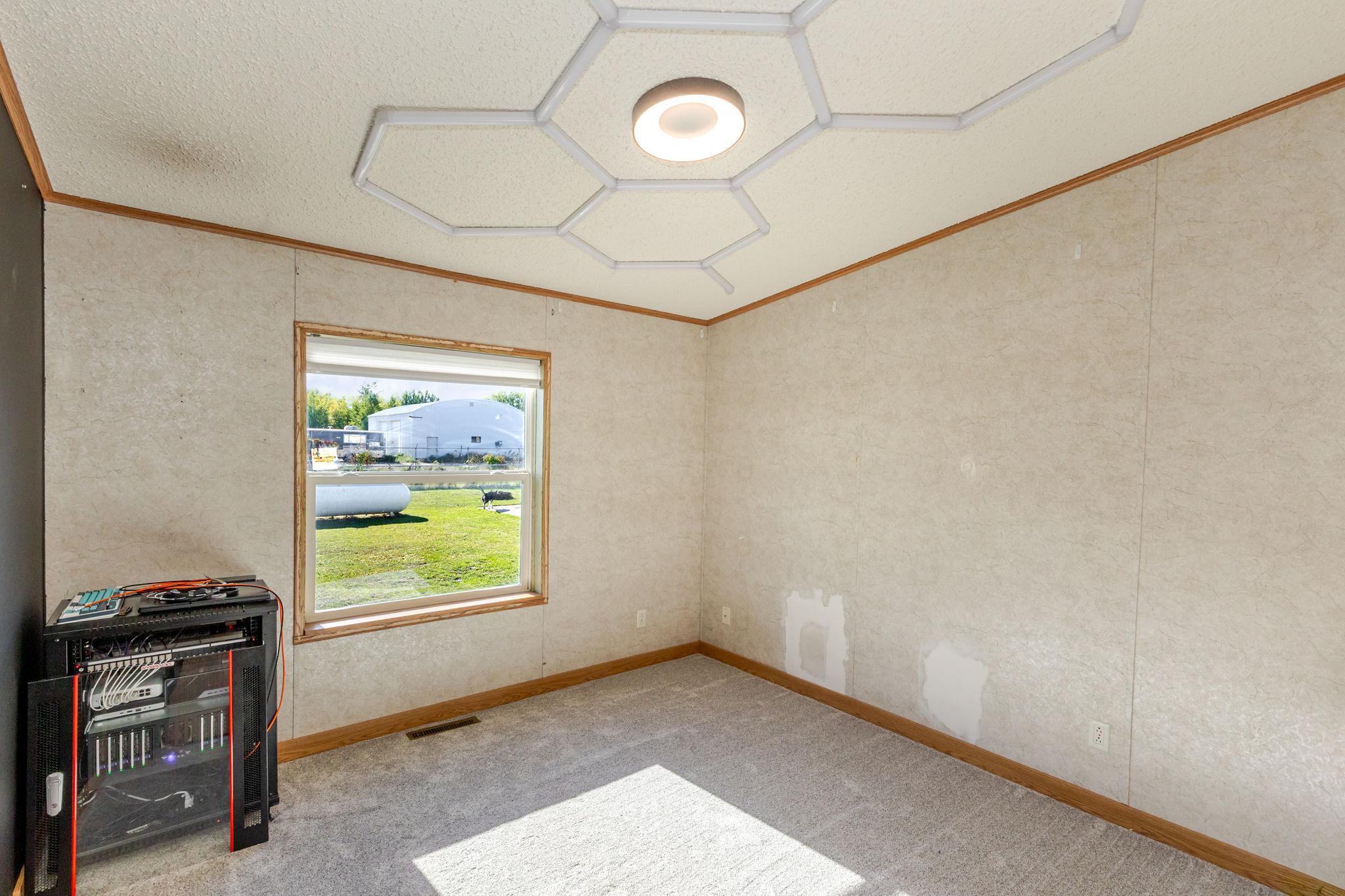2002 single family home for sale at 146 4th Street in Walcott, ND — 3 bed, 2 bath (photo 27 of 46)
