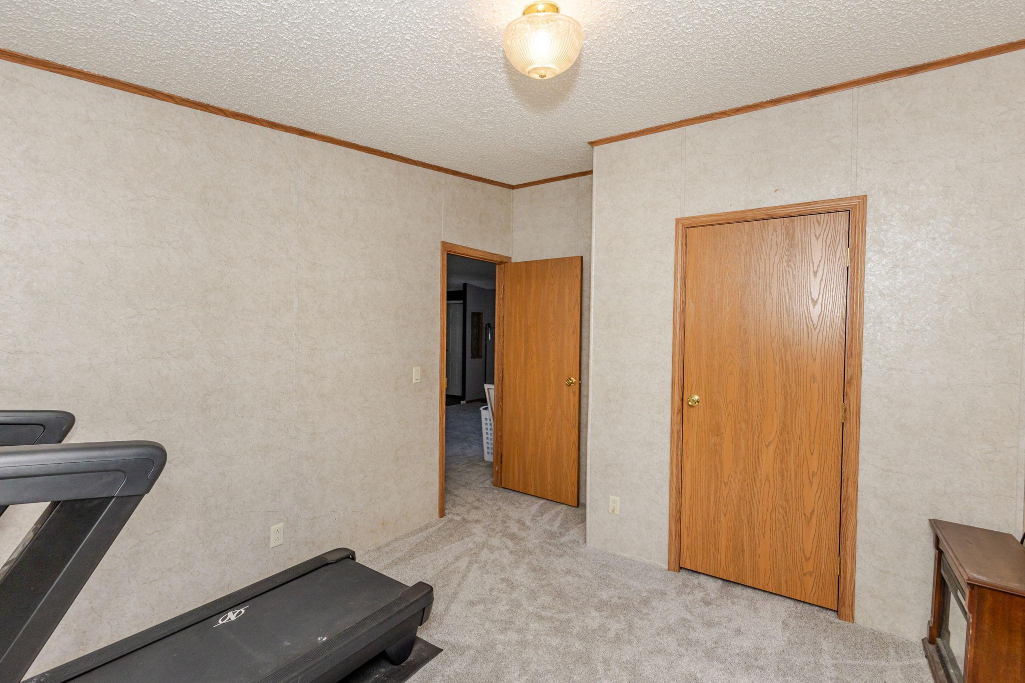 2002 single family home for sale at 146 4th Street in Walcott, ND — 3 bed, 2 bath (photo 30 of 46)