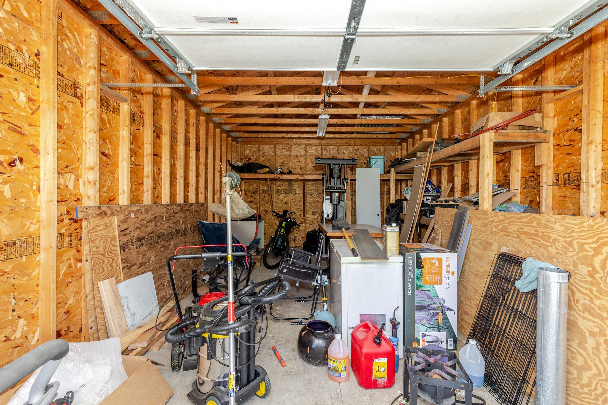 2002 single family home for sale at 146 4th Street in Walcott, ND — 3 bed, 2 bath (photo 39 of 46)
