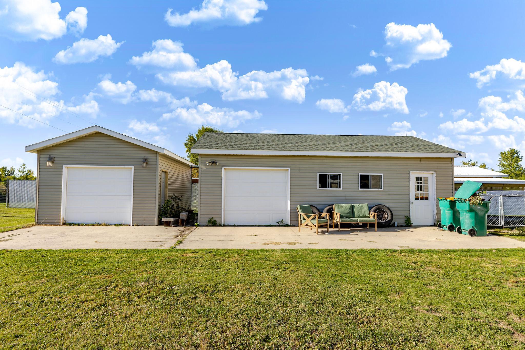 2002 single family home for sale at 146 4th Street in Walcott, ND — 3 bed, 2 bath (photo 43 of 46)