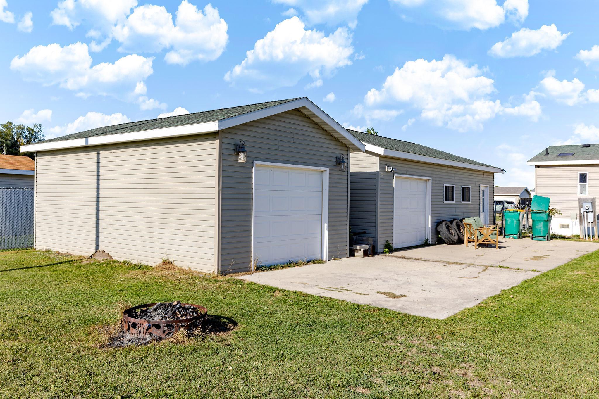2002 single family home for sale at 146 4th Street in Walcott, ND — 3 bed, 2 bath (photo 44 of 46)