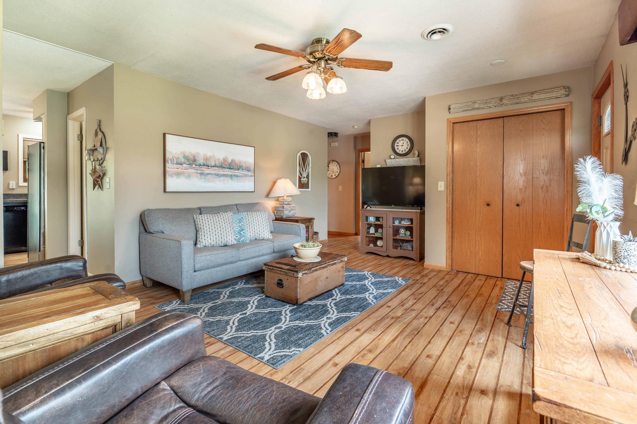 1994 single family home for sale at 1850 Deer Valley Road in Fergus Falls, MN — 3 bed, 3 bath (photo 11 of 66)