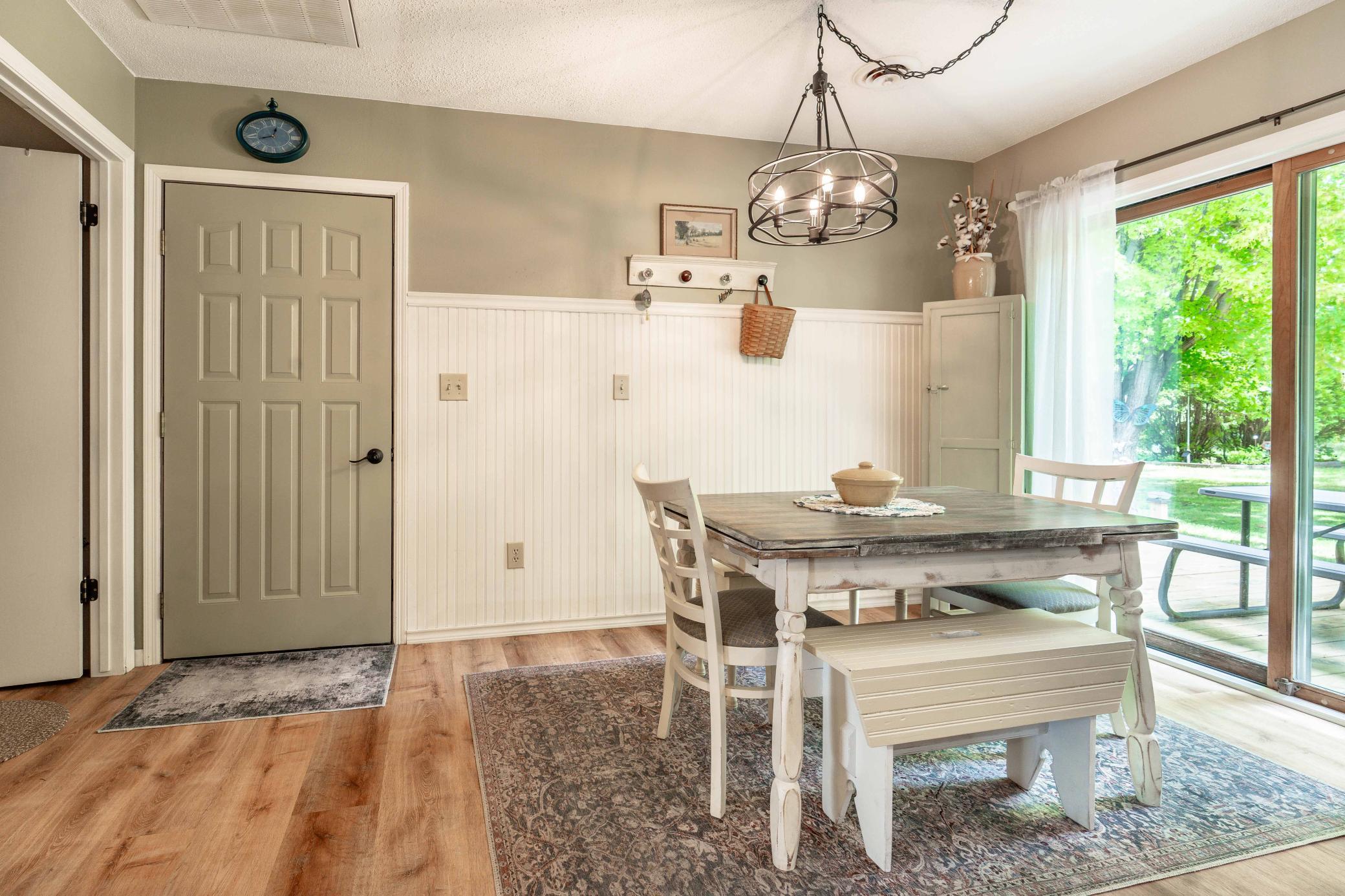 1994 single family home for sale at 1850 Deer Valley Road in Fergus Falls, MN — 3 bed, 3 bath (photo 13 of 66)