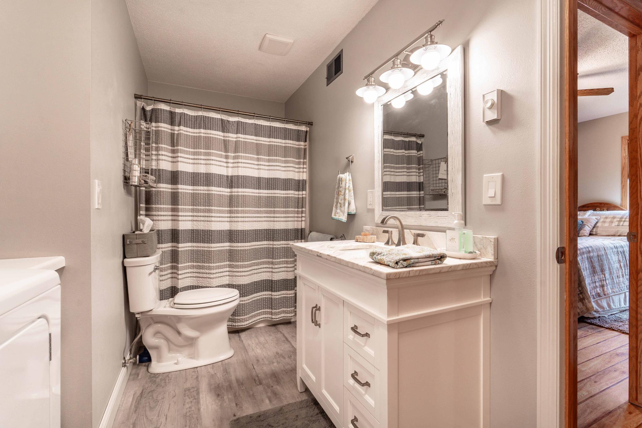 1994 single family home for sale at 1850 Deer Valley Road in Fergus Falls, MN — 3 bed, 3 bath (photo 26 of 66)