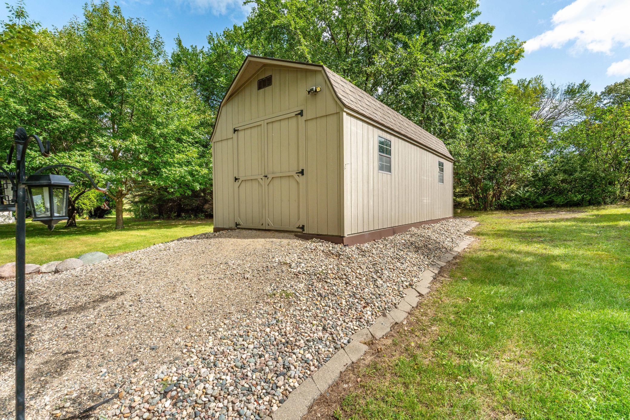 1994 single family home for sale at 1850 Deer Valley Road in Fergus Falls, MN — 3 bed, 3 bath (photo 5 of 66)