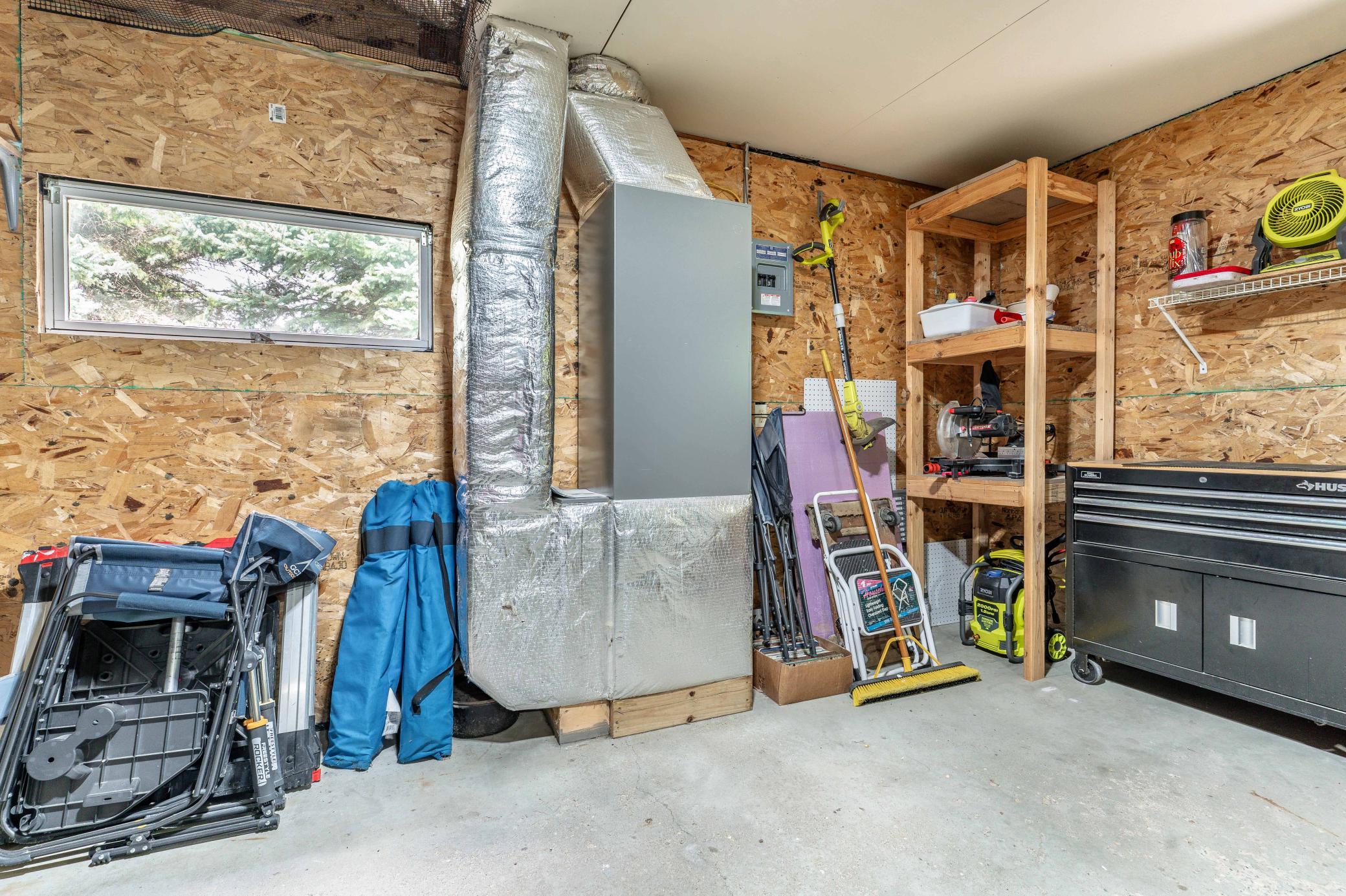 1994 single family home for sale at 1850 Deer Valley Road in Fergus Falls, MN — 3 bed, 3 bath (photo 46 of 66)