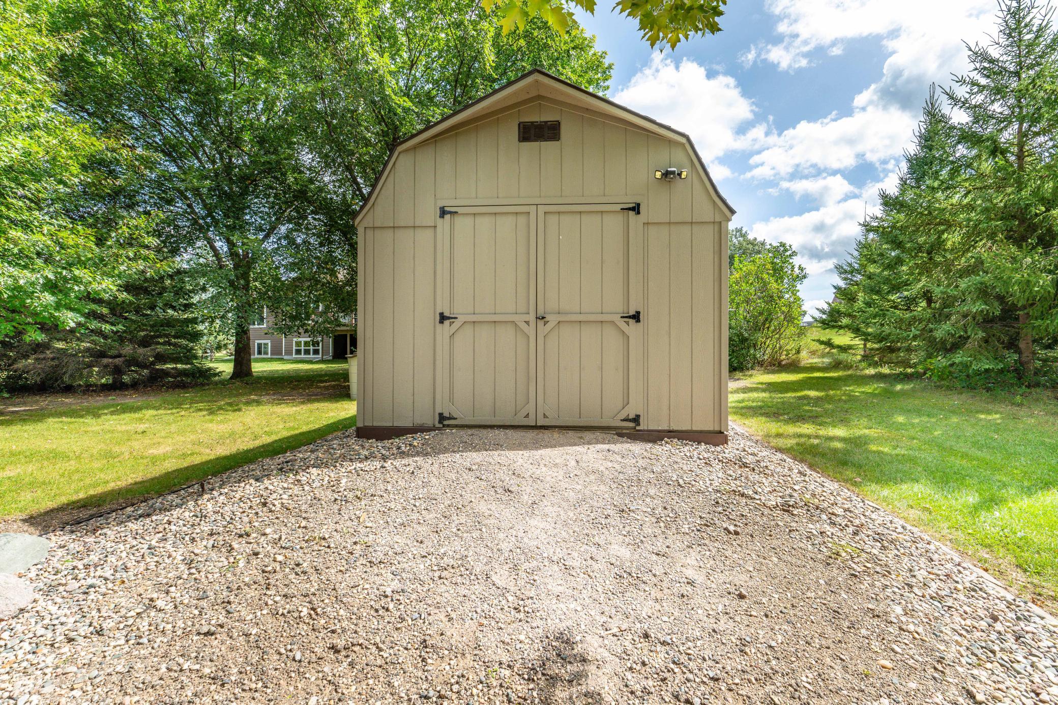 1994 single family home for sale at 1850 Deer Valley Road in Fergus Falls, MN — 3 bed, 3 bath (photo 47 of 66)