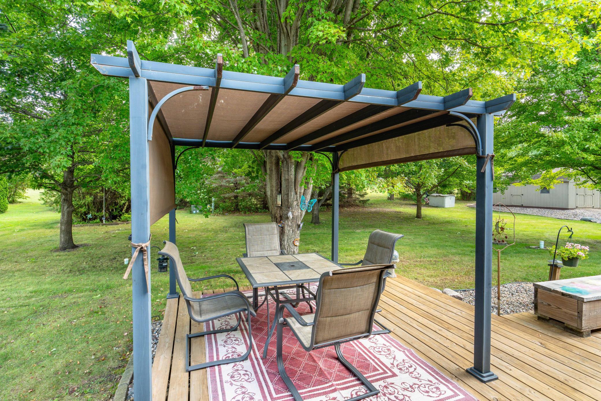 1994 single family home for sale at 1850 Deer Valley Road in Fergus Falls, MN — 3 bed, 3 bath (photo 6 of 66)