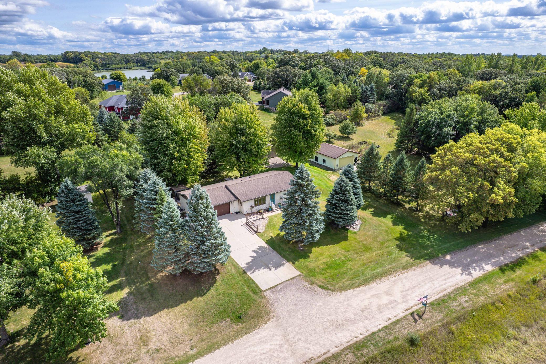 1994 single family home for sale at 1850 Deer Valley Road in Fergus Falls, MN — 3 bed, 3 bath (photo 54 of 66)