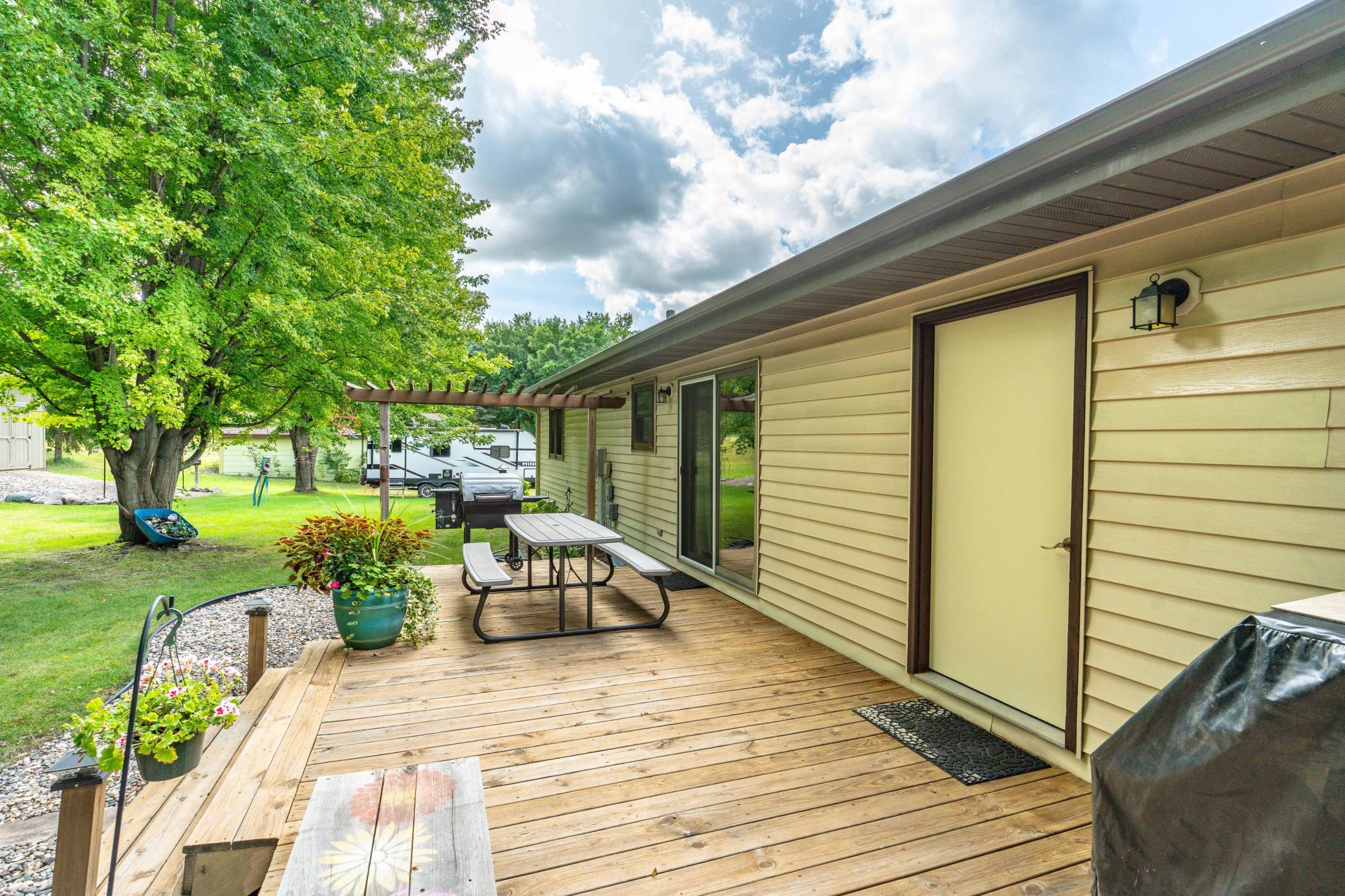 1994 single family home for sale at 1850 Deer Valley Road in Fergus Falls, MN — 3 bed, 3 bath (photo 57 of 66)