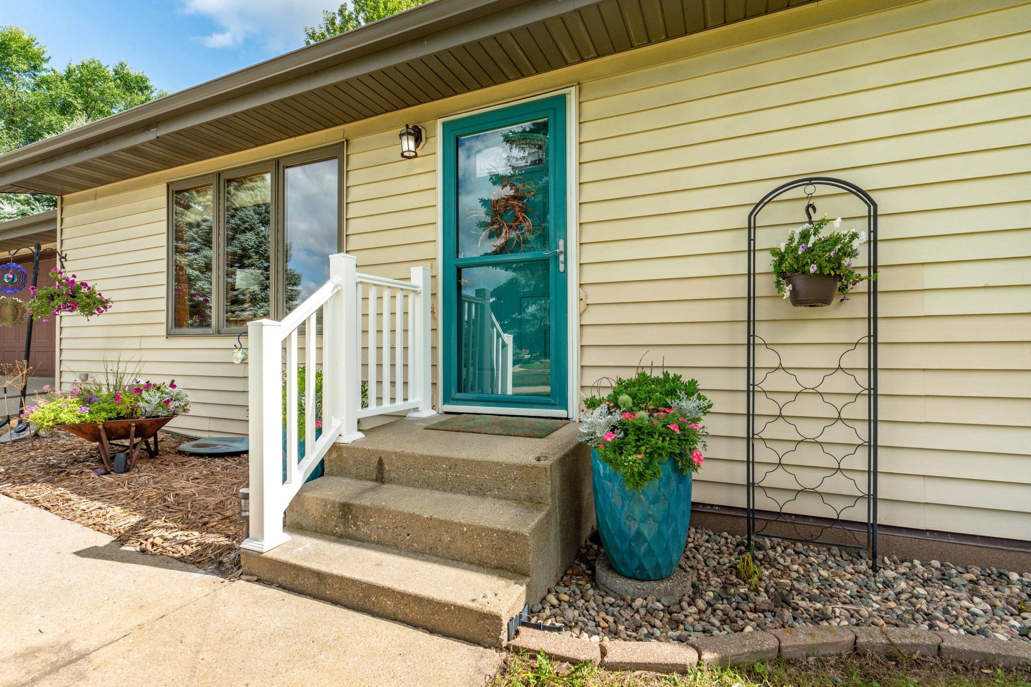 1994 single family home for sale at 1850 Deer Valley Road in Fergus Falls, MN — 3 bed, 3 bath (photo 7 of 66)
