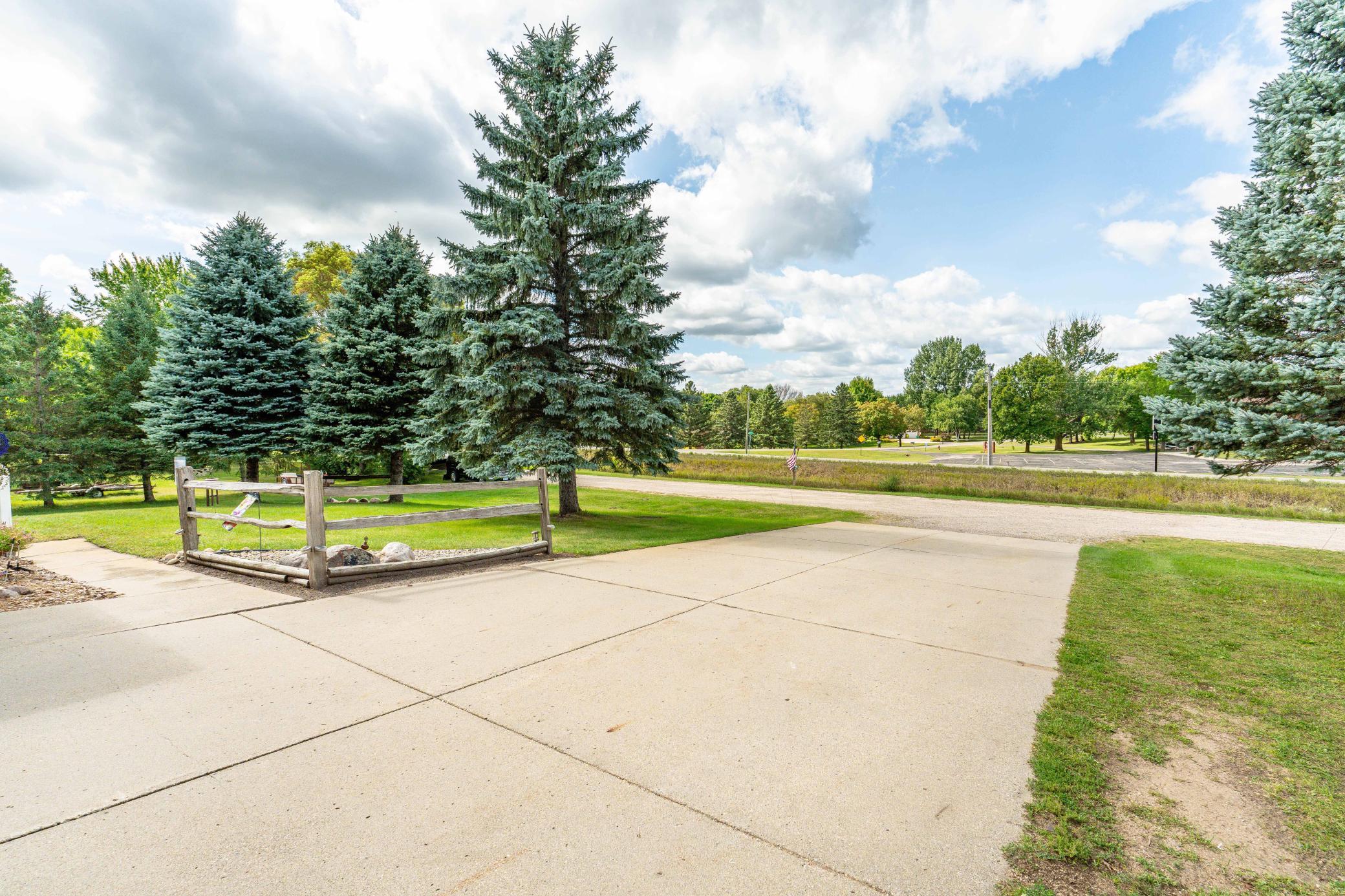 1994 single family home for sale at 1850 Deer Valley Road in Fergus Falls, MN — 3 bed, 3 bath (photo 63 of 66)