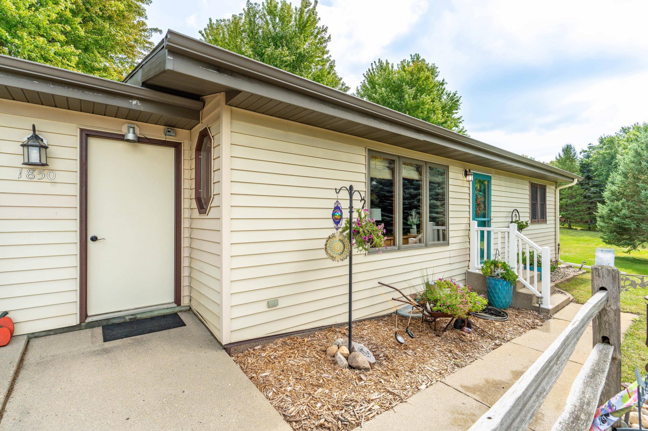 1994 single family home for sale at 1850 Deer Valley Road in Fergus Falls, MN — 3 bed, 3 bath (photo 64 of 66)