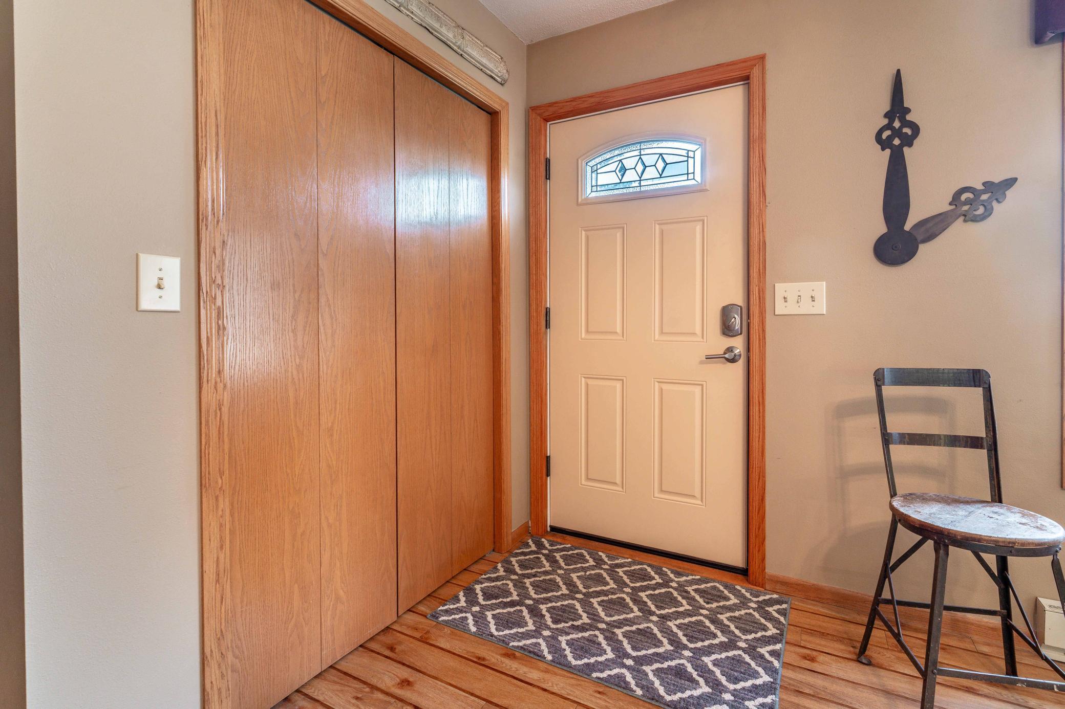 1994 single family home for sale at 1850 Deer Valley Road in Fergus Falls, MN — 3 bed, 3 bath (photo 8 of 66)