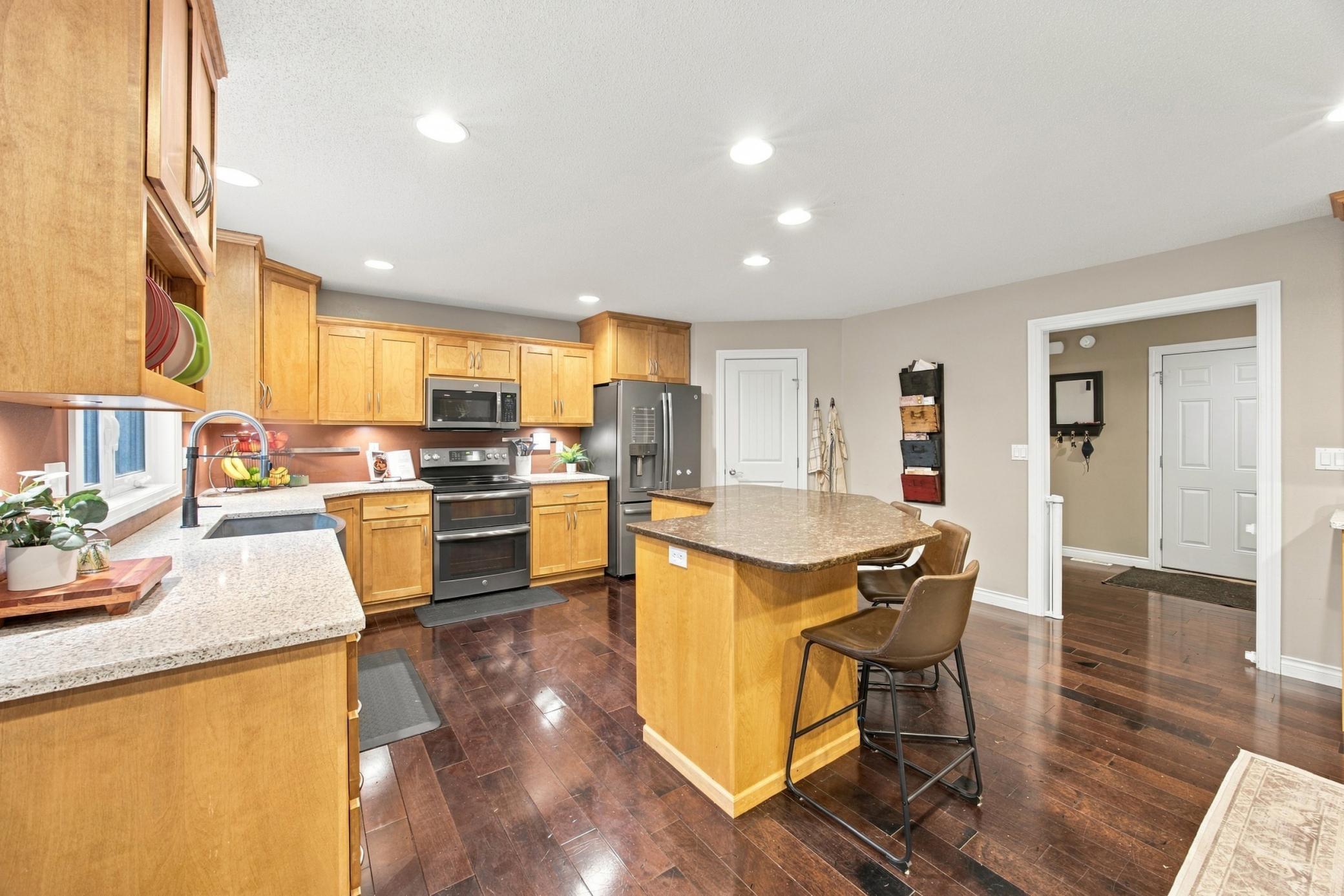 2007 single family home for sale at 1944 53rd Avenue N in Moorhead, MN — 4 bed, 4 bath (photo 11 of 64)