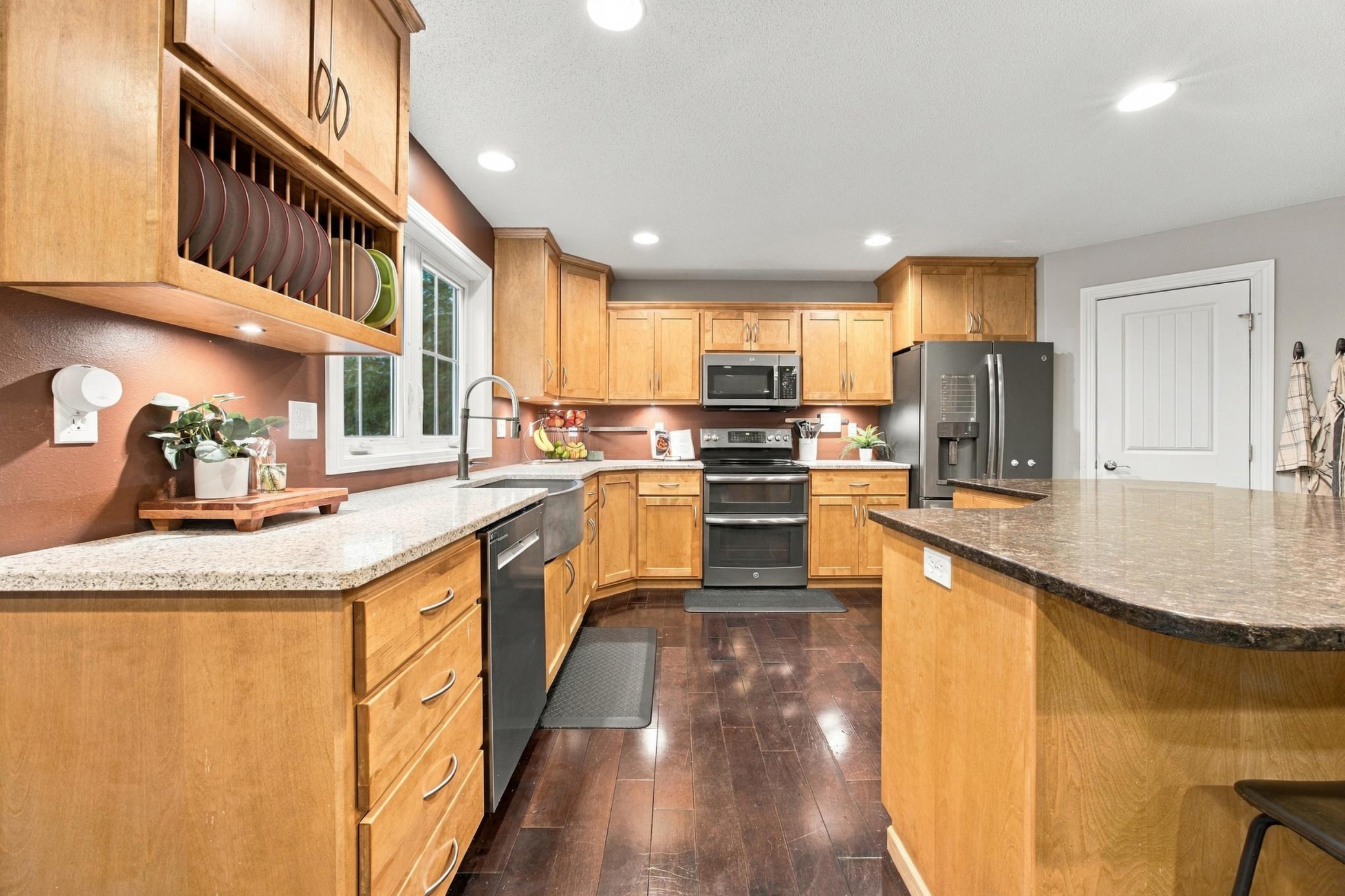 2007 single family home for sale at 1944 53rd Avenue N in Moorhead, MN — 4 bed, 4 bath (photo 12 of 64)