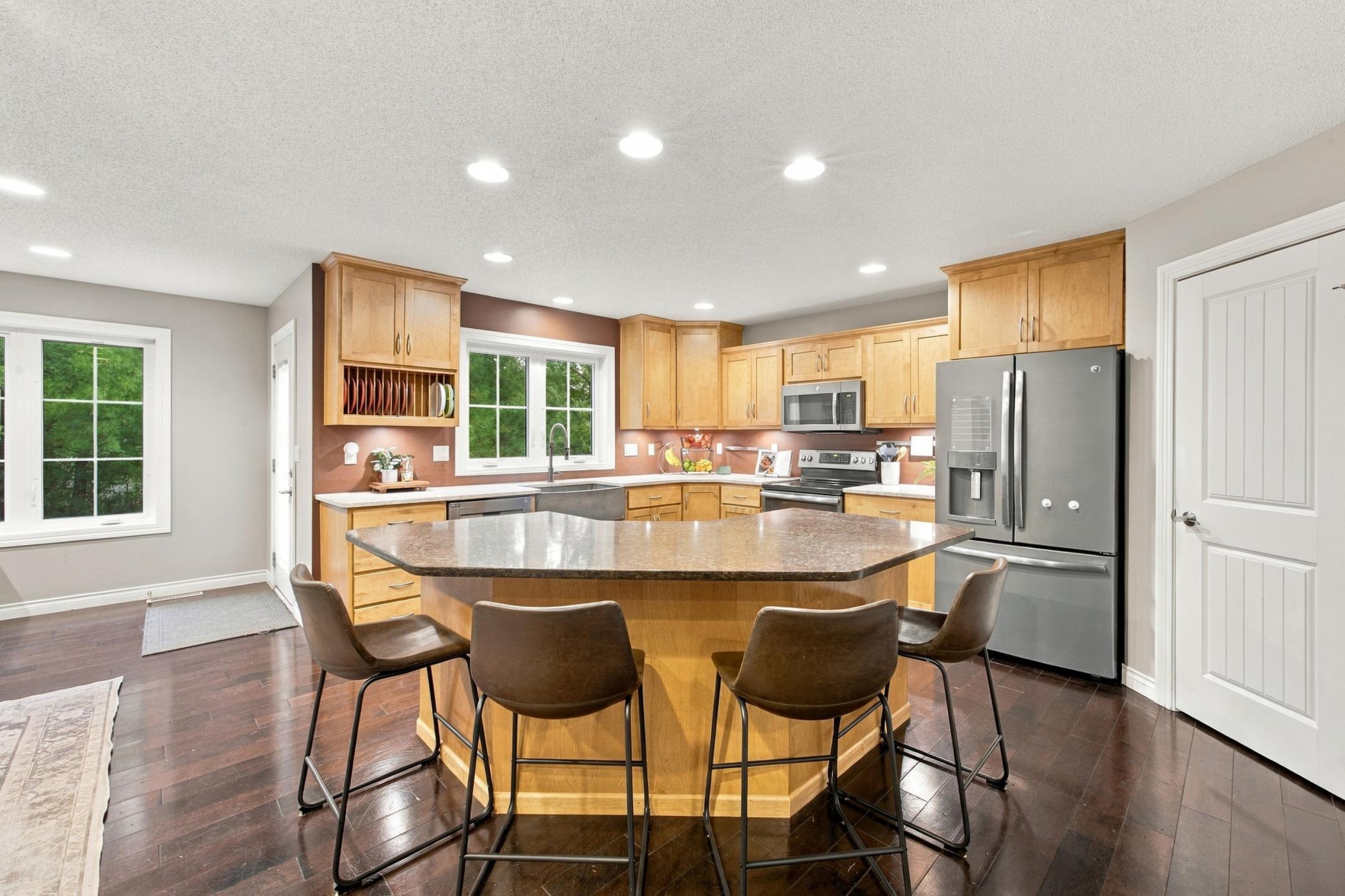2007 single family home for sale at 1944 53rd Avenue N in Moorhead, MN — 4 bed, 4 bath (photo 14 of 64)
