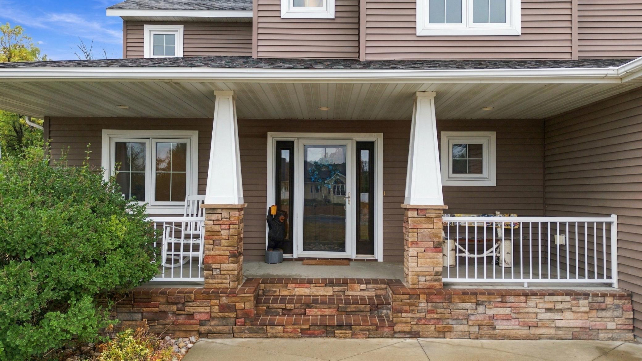 2007 single family home for sale at 1944 53rd Avenue N in Moorhead, MN — 4 bed, 4 bath (photo 3 of 64)