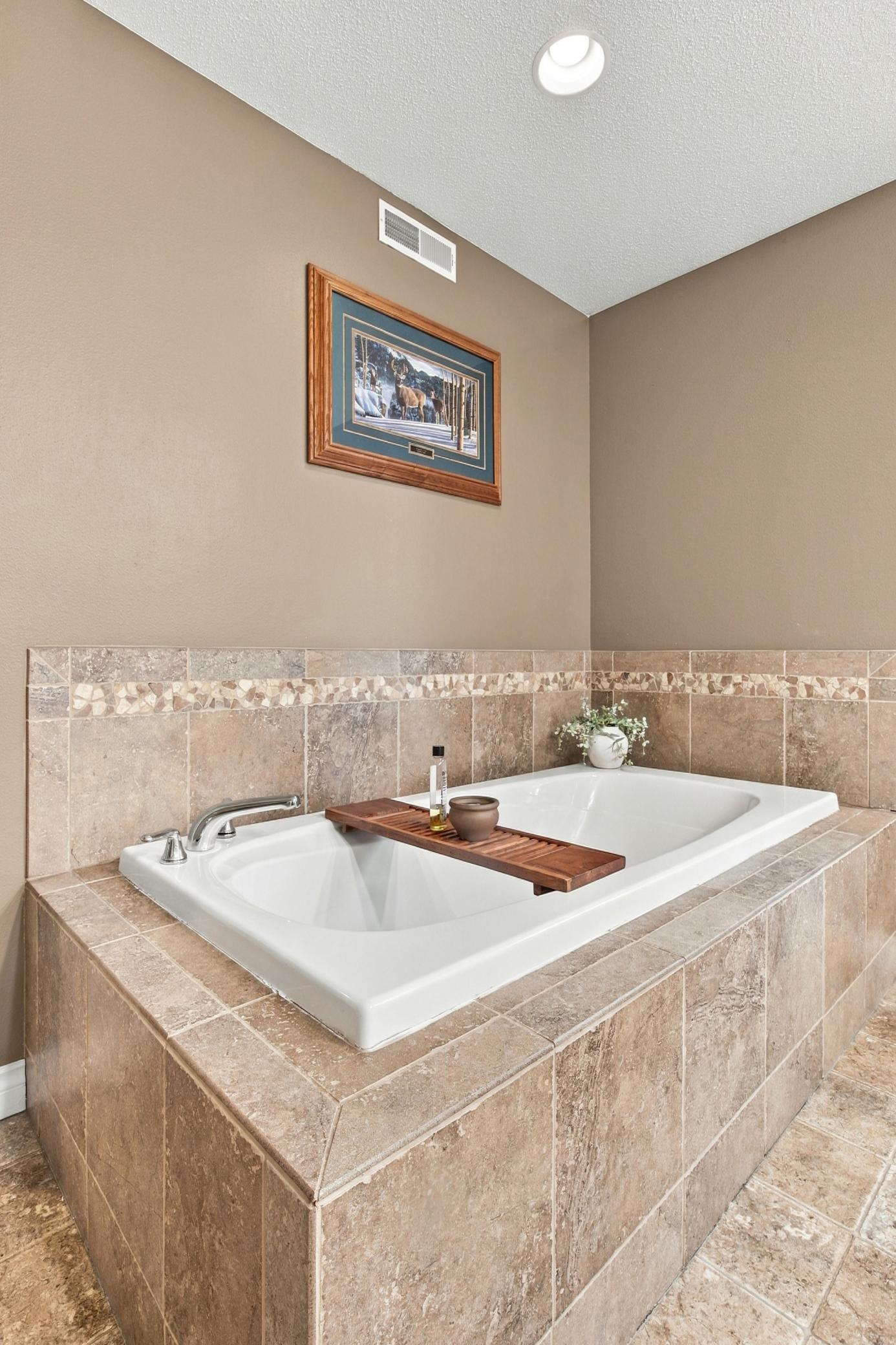 2007 single family home for sale at 1944 53rd Avenue N in Moorhead, MN — 4 bed, 4 bath (photo 26 of 64)