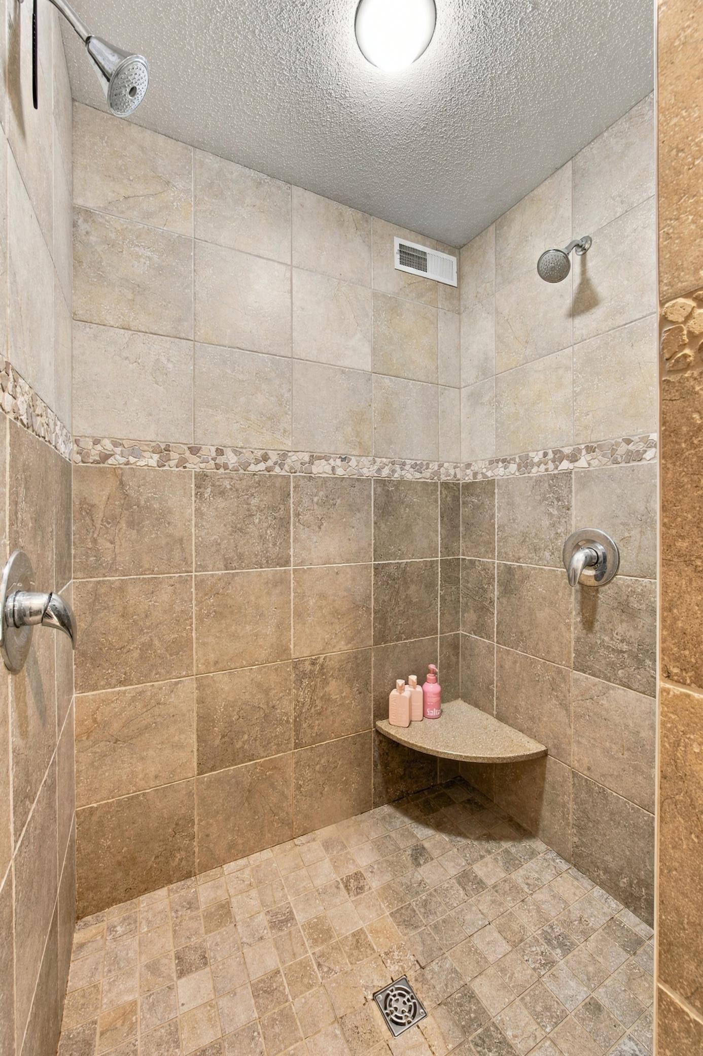 2007 single family home for sale at 1944 53rd Avenue N in Moorhead, MN — 4 bed, 4 bath (photo 27 of 64)
