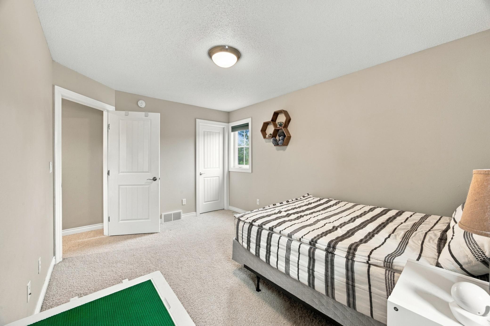 2007 single family home for sale at 1944 53rd Avenue N in Moorhead, MN — 4 bed, 4 bath (photo 32 of 64)