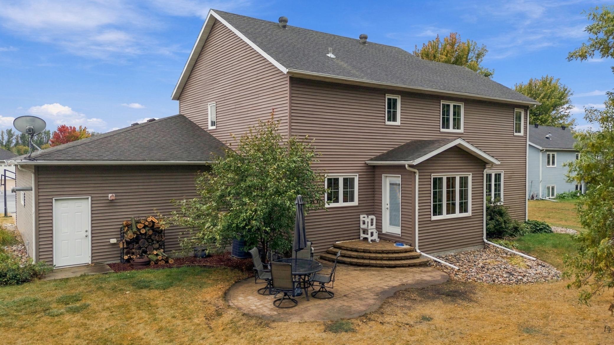 2007 single family home for sale at 1944 53rd Avenue N in Moorhead, MN — 4 bed, 4 bath (photo 52 of 64)