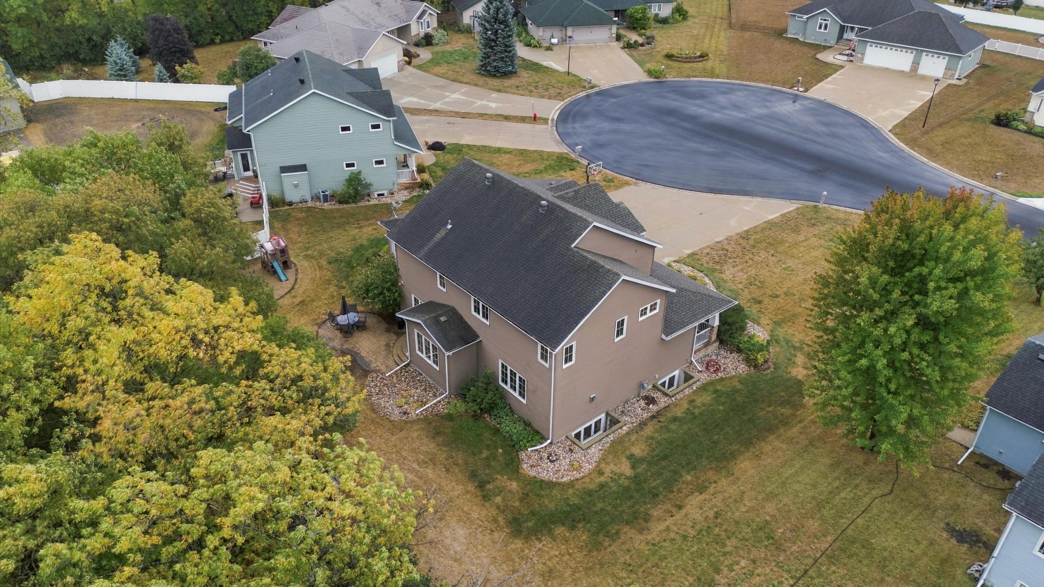 2007 single family home for sale at 1944 53rd Avenue N in Moorhead, MN — 4 bed, 4 bath (photo 56 of 64)