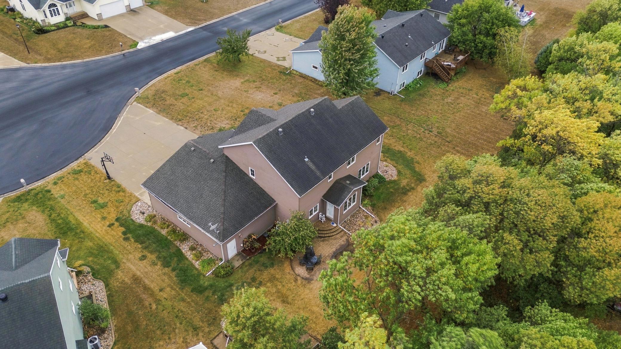 2007 single family home for sale at 1944 53rd Avenue N in Moorhead, MN — 4 bed, 4 bath (photo 57 of 64)