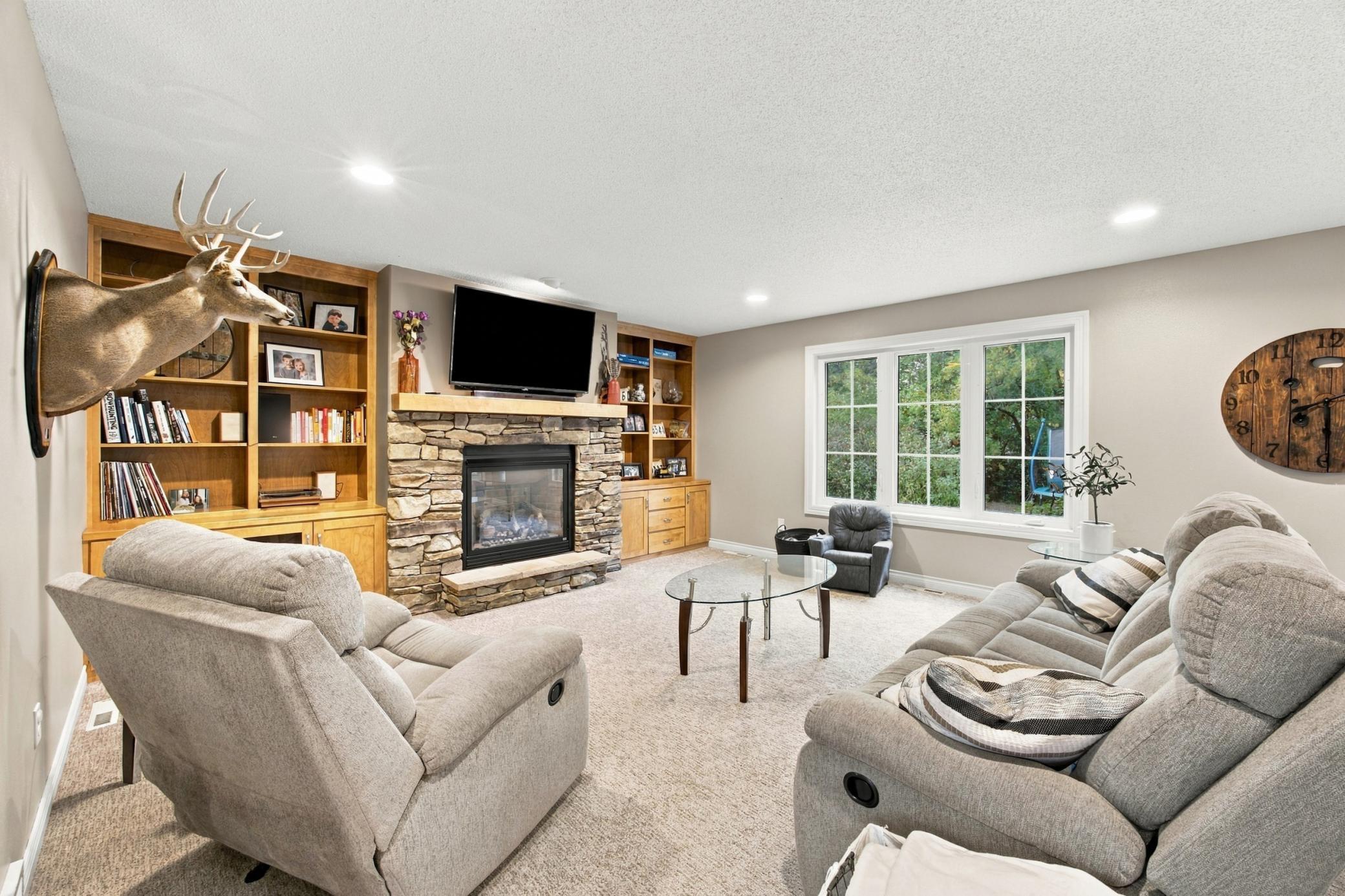 2007 single family home for sale at 1944 53rd Avenue N in Moorhead, MN — 4 bed, 4 bath (photo 8 of 64)
