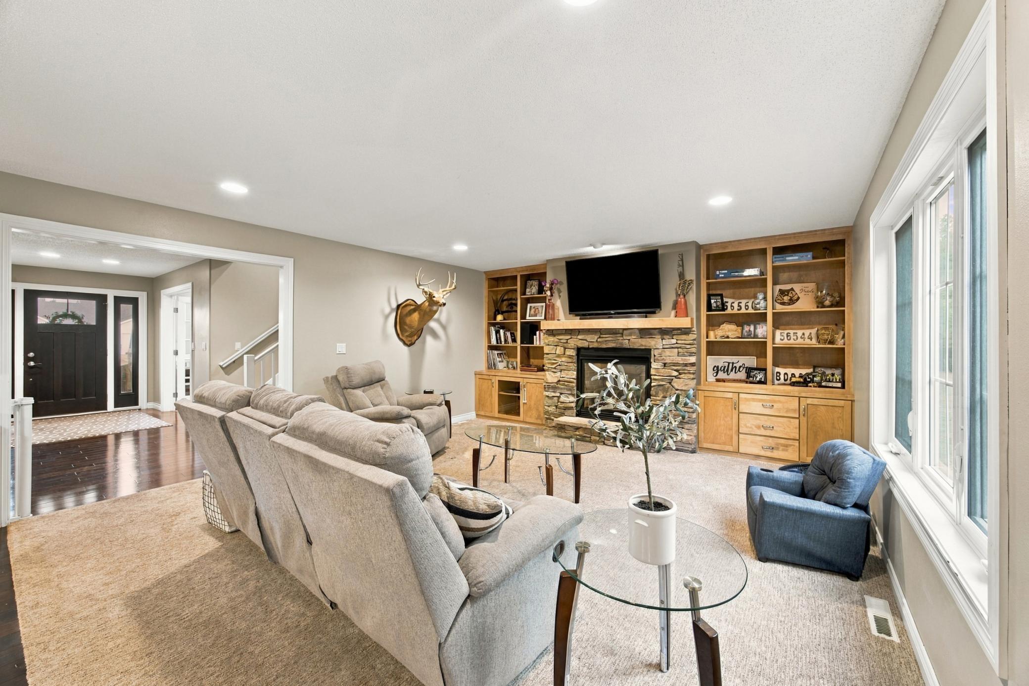 2007 single family home for sale at 1944 53rd Avenue N in Moorhead, MN — 4 bed, 4 bath (photo 10 of 64)