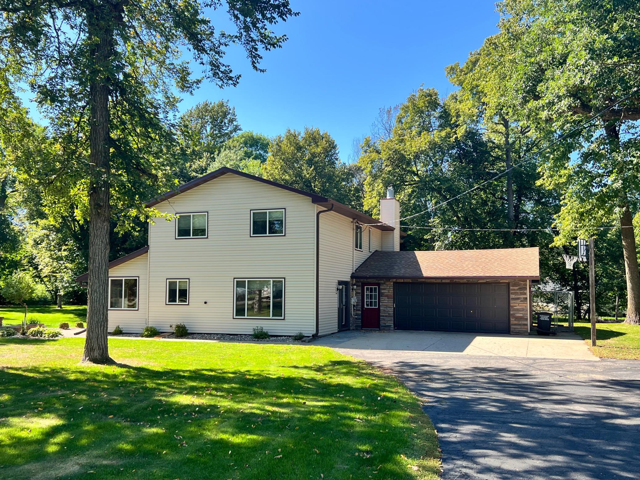 1979 single family home for sale at 11096 County Highway 17 in Detroit Lakes, MN — 4 bed, 2 bath