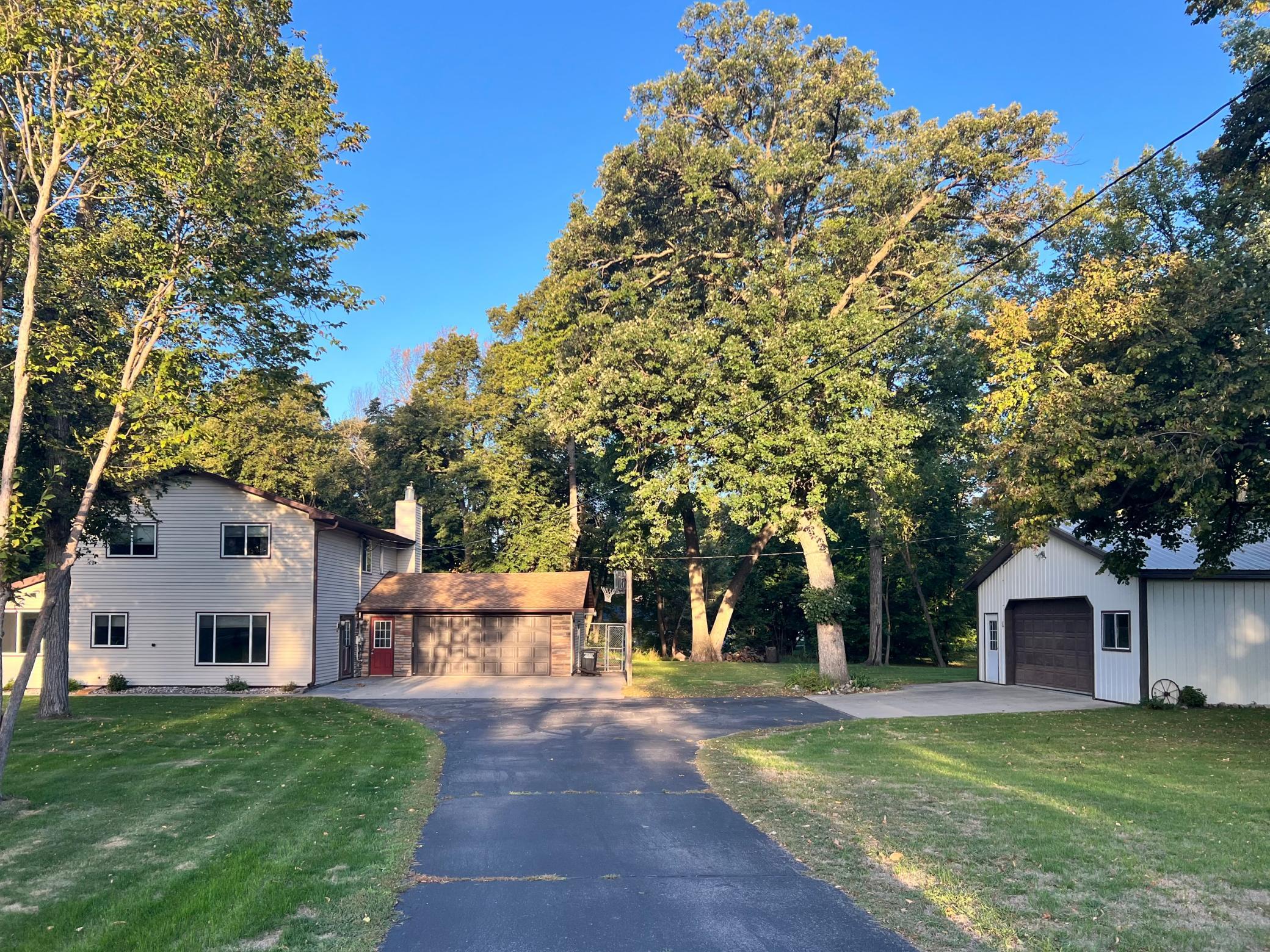 1979 single family home for sale at 11096 County Highway 17 in Detroit Lakes, MN — 4 bed, 2 bath (photo 2 of 35)