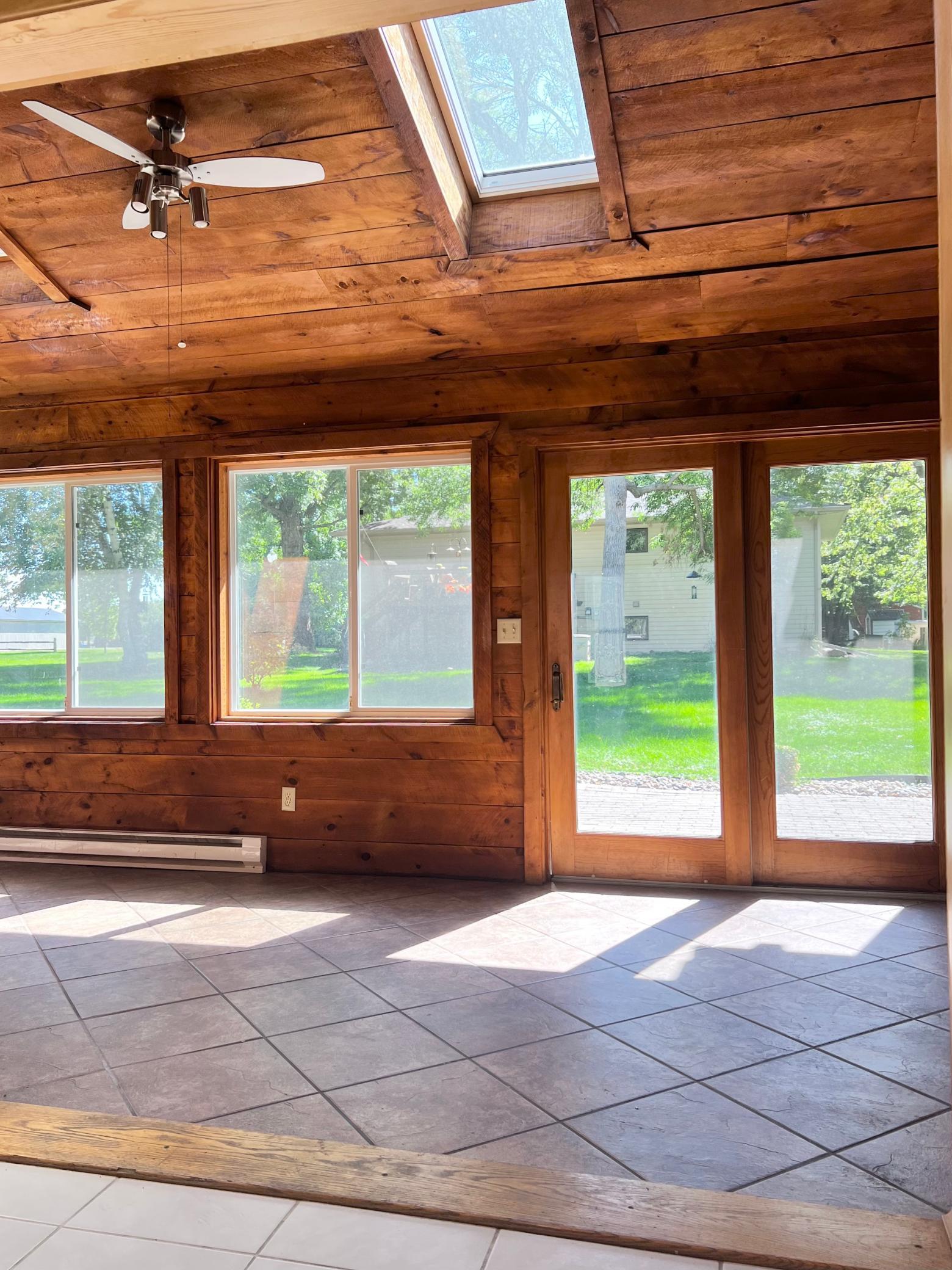 1979 single family home for sale at 11096 County Highway 17 in Detroit Lakes, MN — 4 bed, 2 bath (photo 14 of 35)