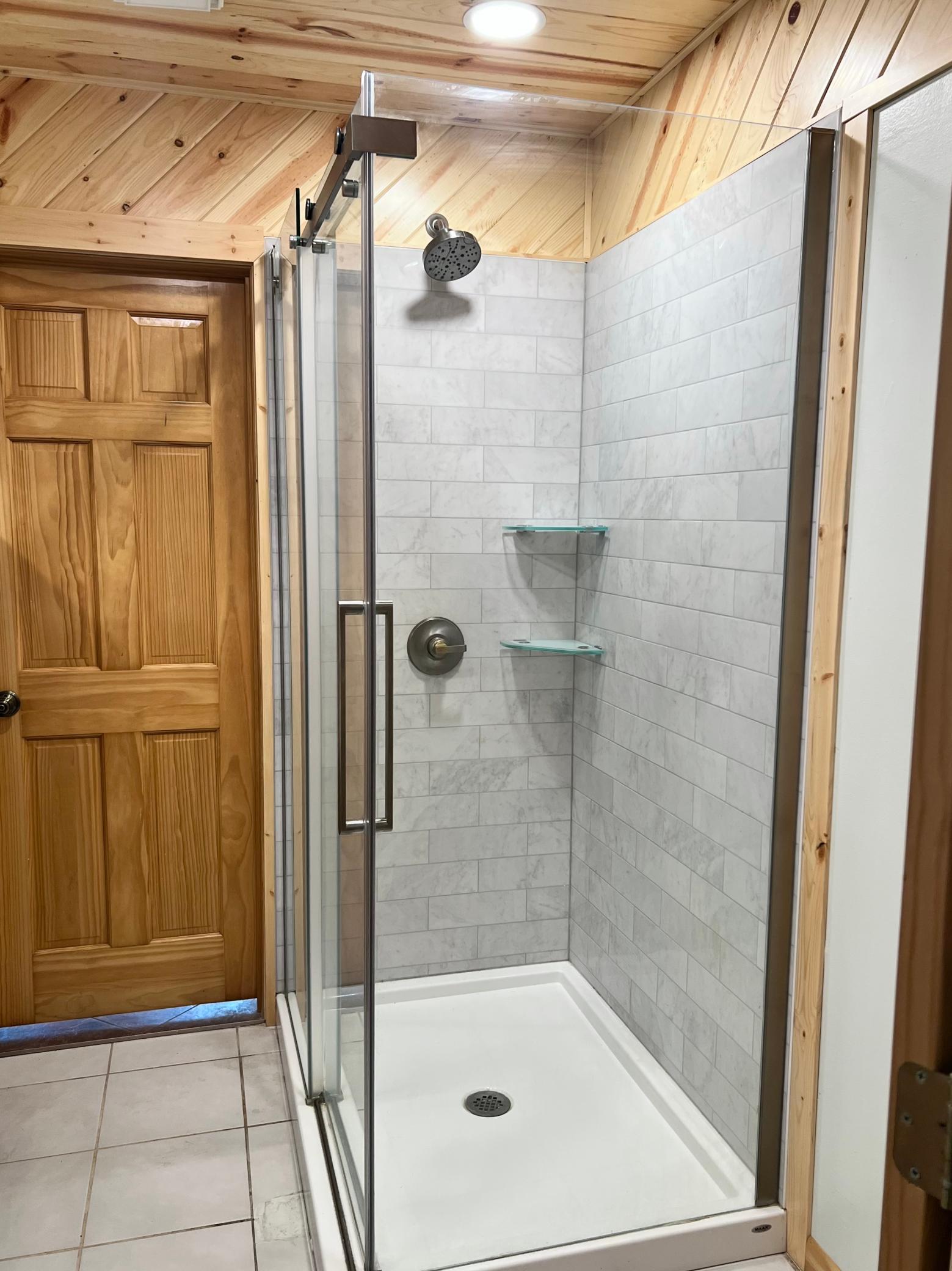 1979 single family home for sale at 11096 County Highway 17 in Detroit Lakes, MN — 4 bed, 2 bath (photo 18 of 35)