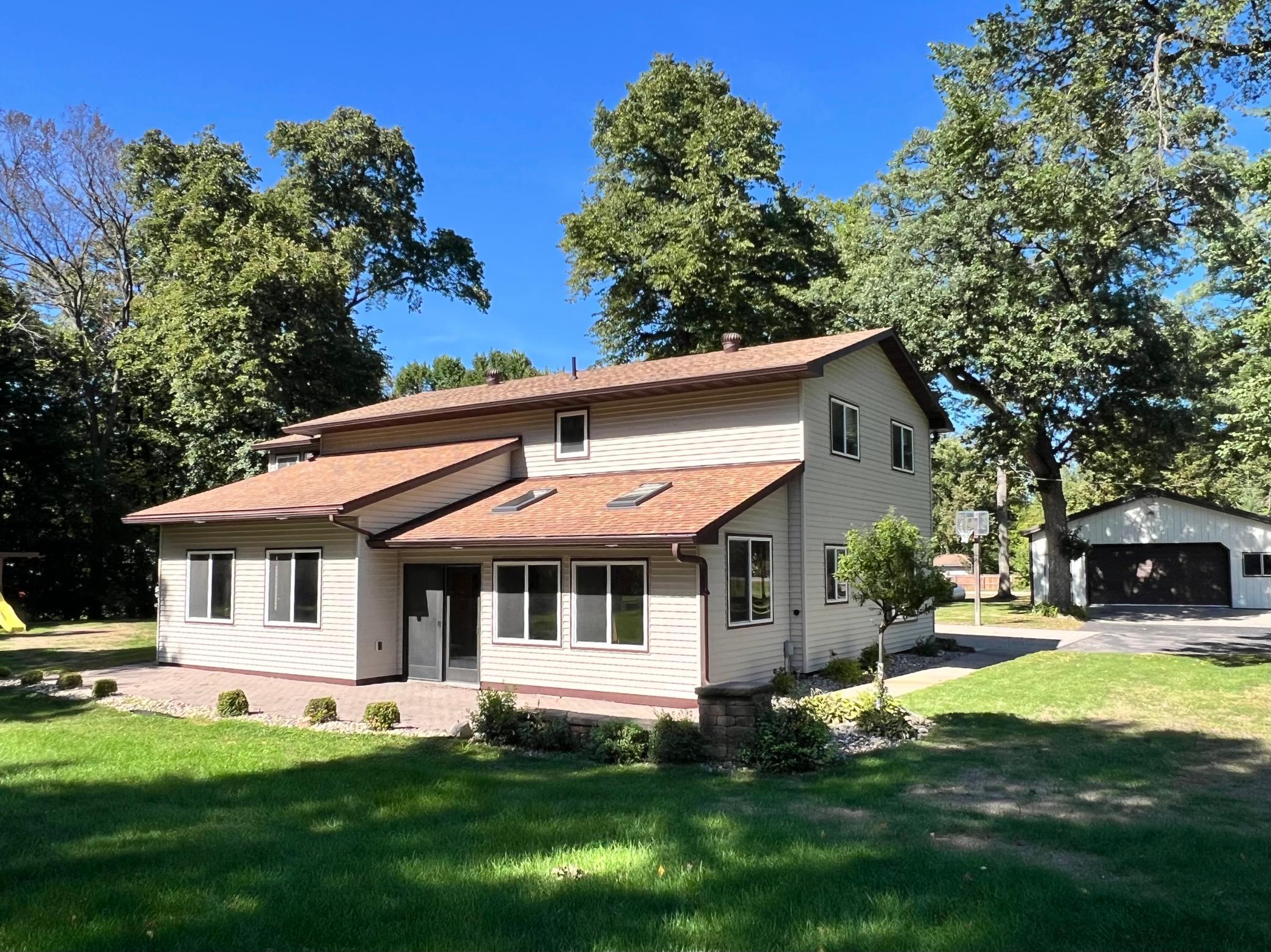 1979 single family home for sale at 11096 County Highway 17 in Detroit Lakes, MN — 4 bed, 2 bath (photo 4 of 35)