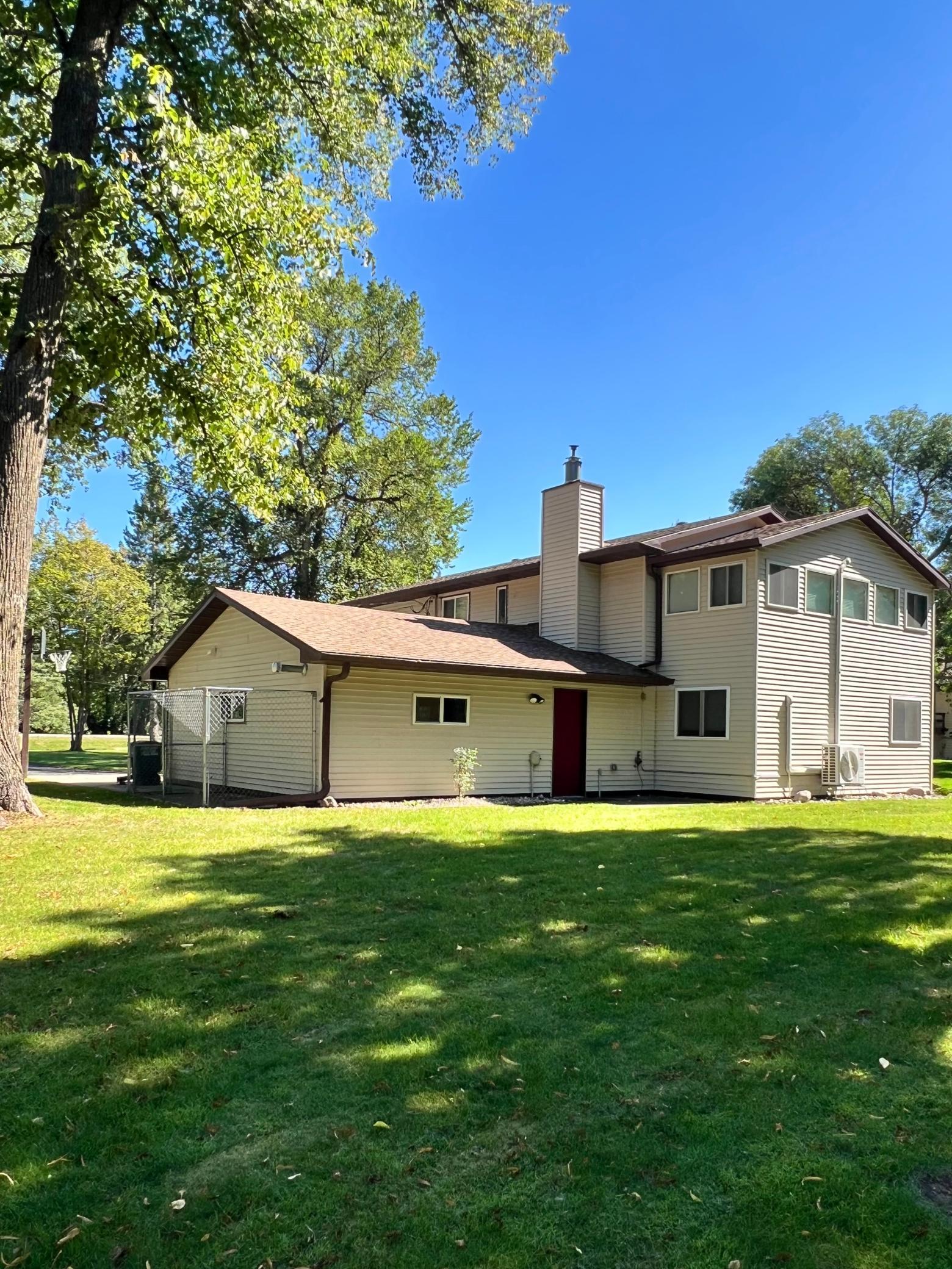 1979 single family home for sale at 11096 County Highway 17 in Detroit Lakes, MN — 4 bed, 2 bath (photo 7 of 35)