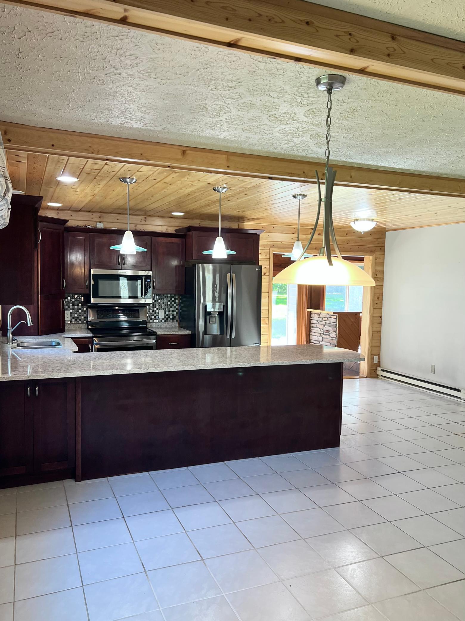 1979 single family home for sale at 11096 County Highway 17 in Detroit Lakes, MN — 4 bed, 2 bath (photo 9 of 35)