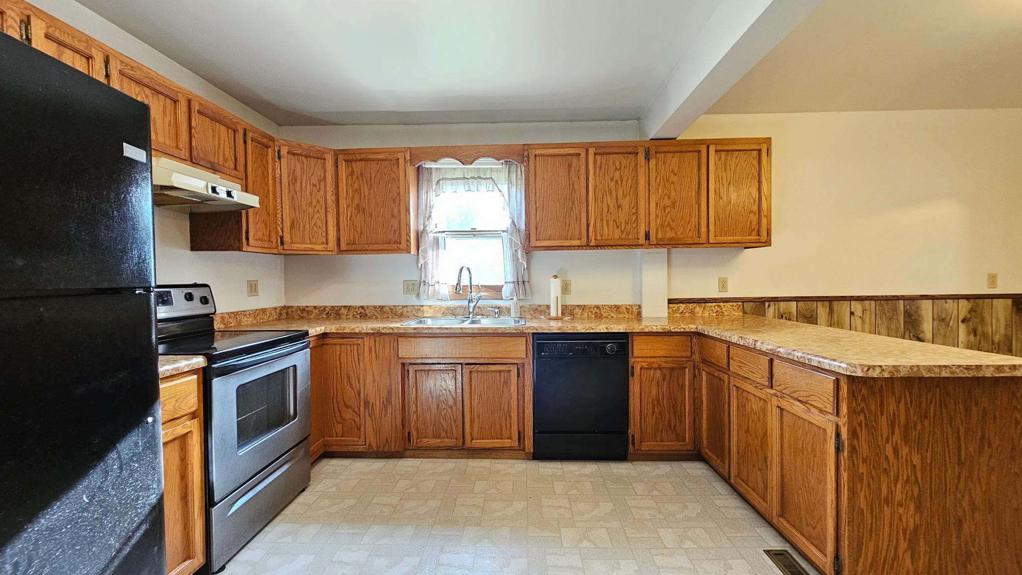 1930 single family home for sale at 103 2nd Avenue S in Dent, MN — 3 bed, 2 bath (photo 7 of 44)