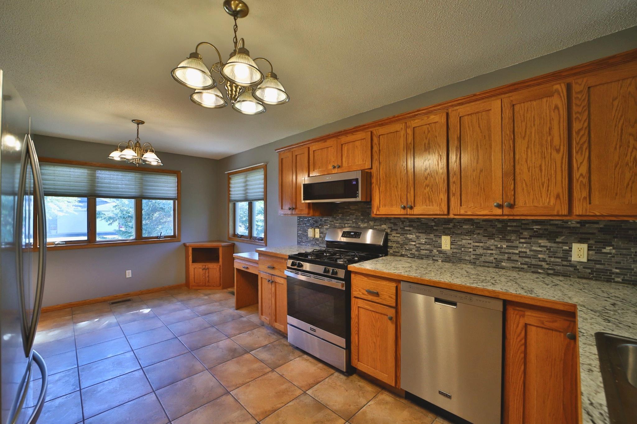 2004 single family home for sale at 505 Blue Jay Court in Brainerd, MN — 2 bed, 2 bath (photo 2 of 28)