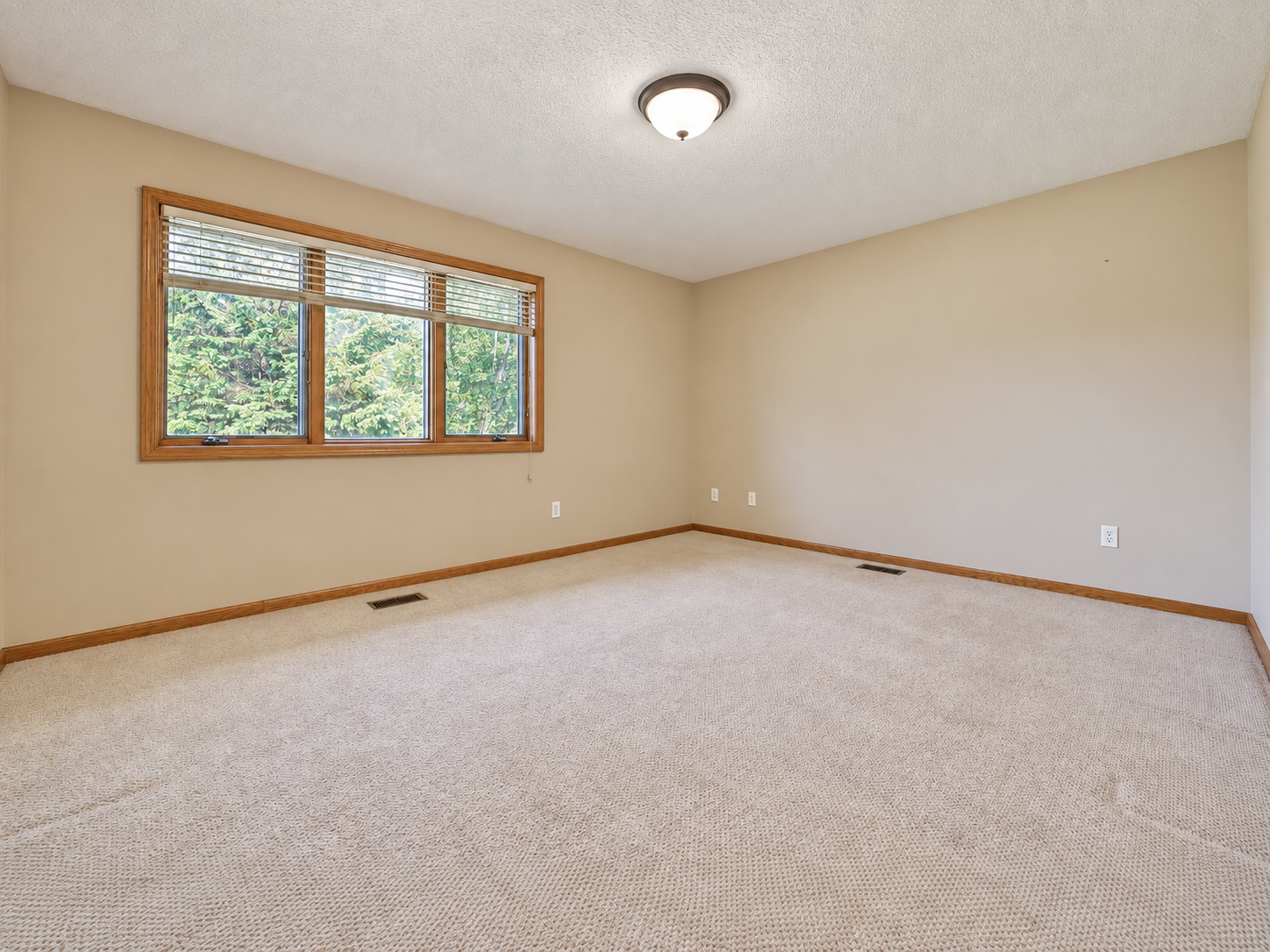 2004 single family home for sale at 505 Blue Jay Court in Brainerd, MN — 2 bed, 2 bath (photo 11 of 28)