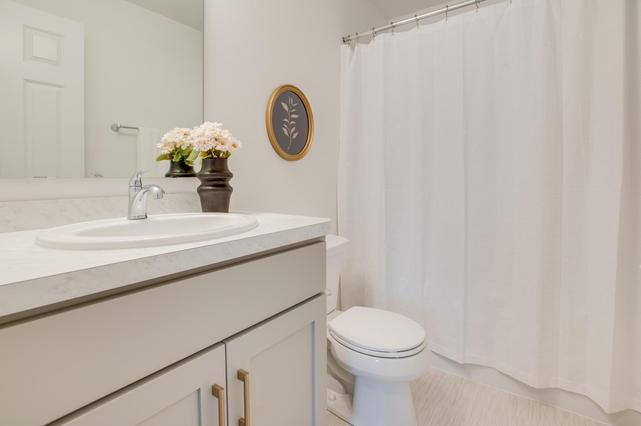 2026 single family home for sale at 6770 Bellview Drive S in Fargo, ND — 3 bed, 3 bath (photo 5 of 30)