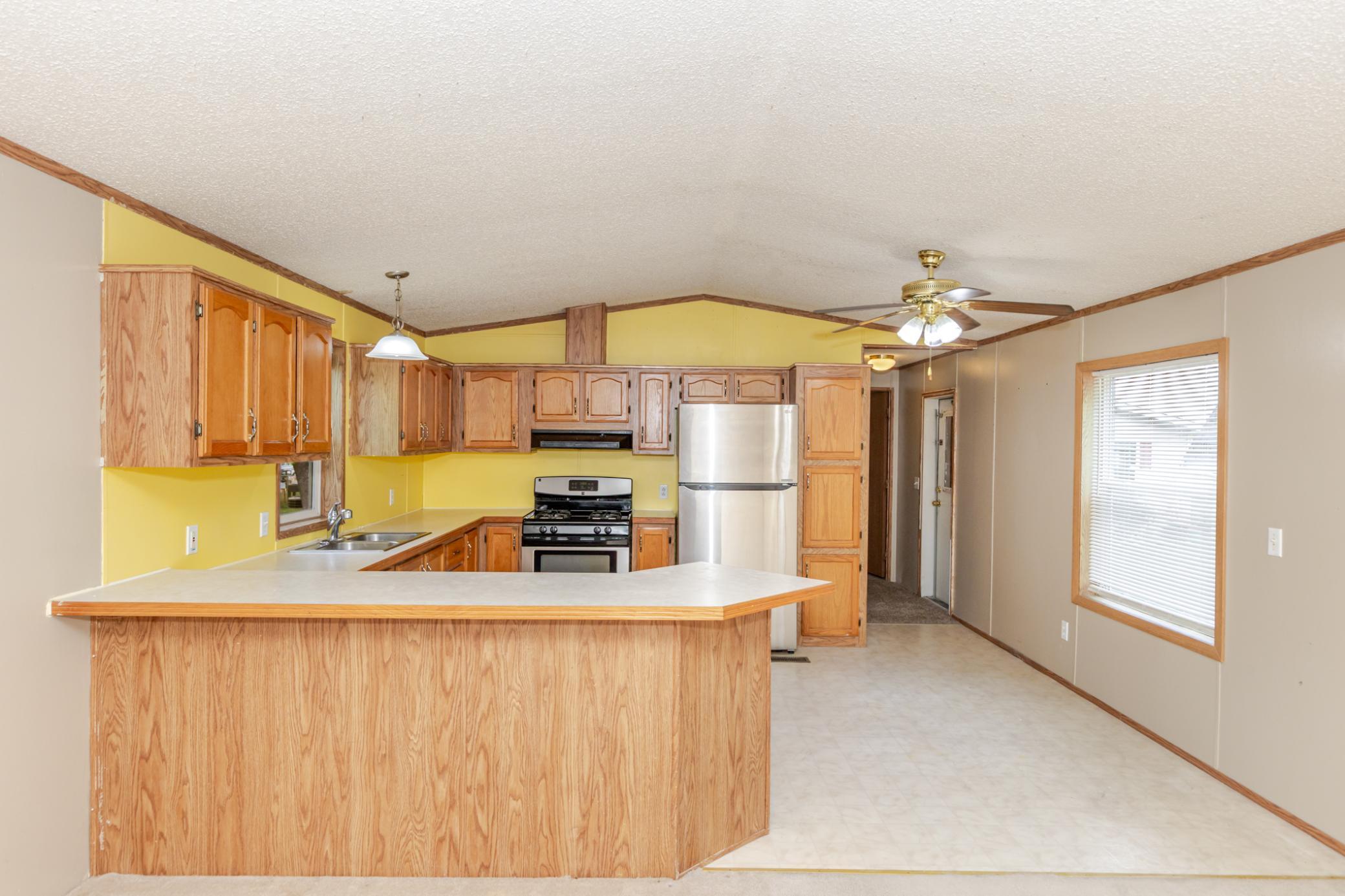 1998 single family home for sale at 21 Horseshoe Bend in Horace, ND — 3 bed, 2 bath (photo 18 of 45)