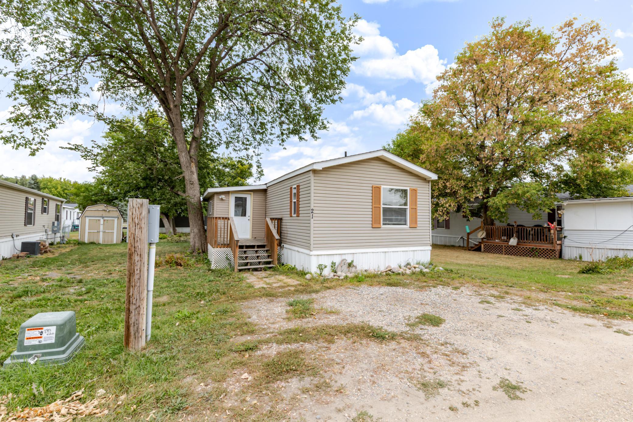 1998 single family home for sale at 21 Horseshoe Bend in Horace, ND — 3 bed, 2 bath (photo 3 of 45)