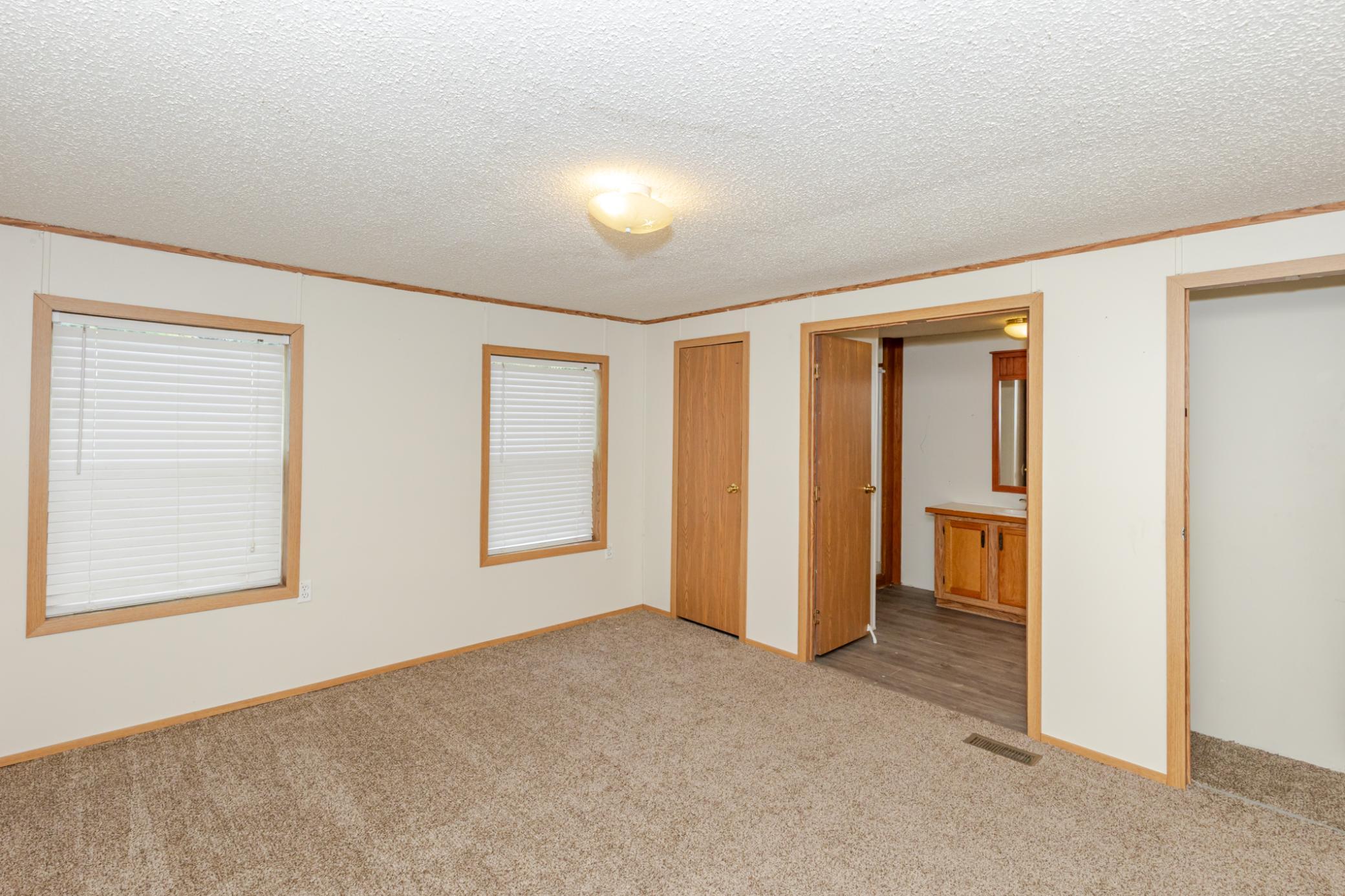 1998 single family home for sale at 21 Horseshoe Bend in Horace, ND — 3 bed, 2 bath (photo 23 of 45)
