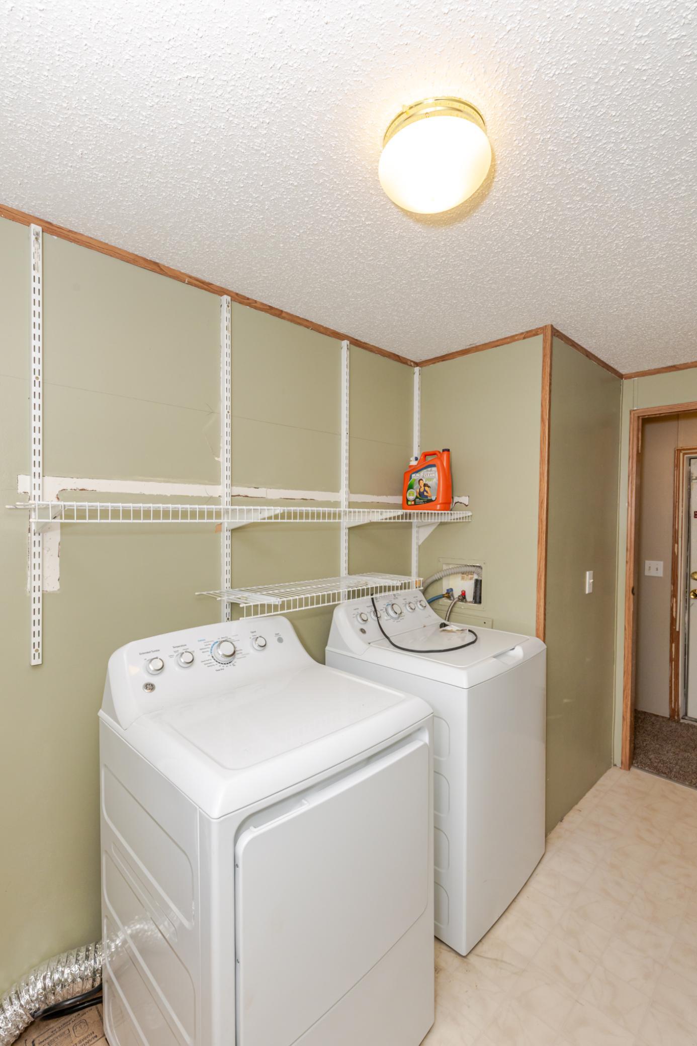 1998 single family home for sale at 21 Horseshoe Bend in Horace, ND — 3 bed, 2 bath (photo 30 of 45)