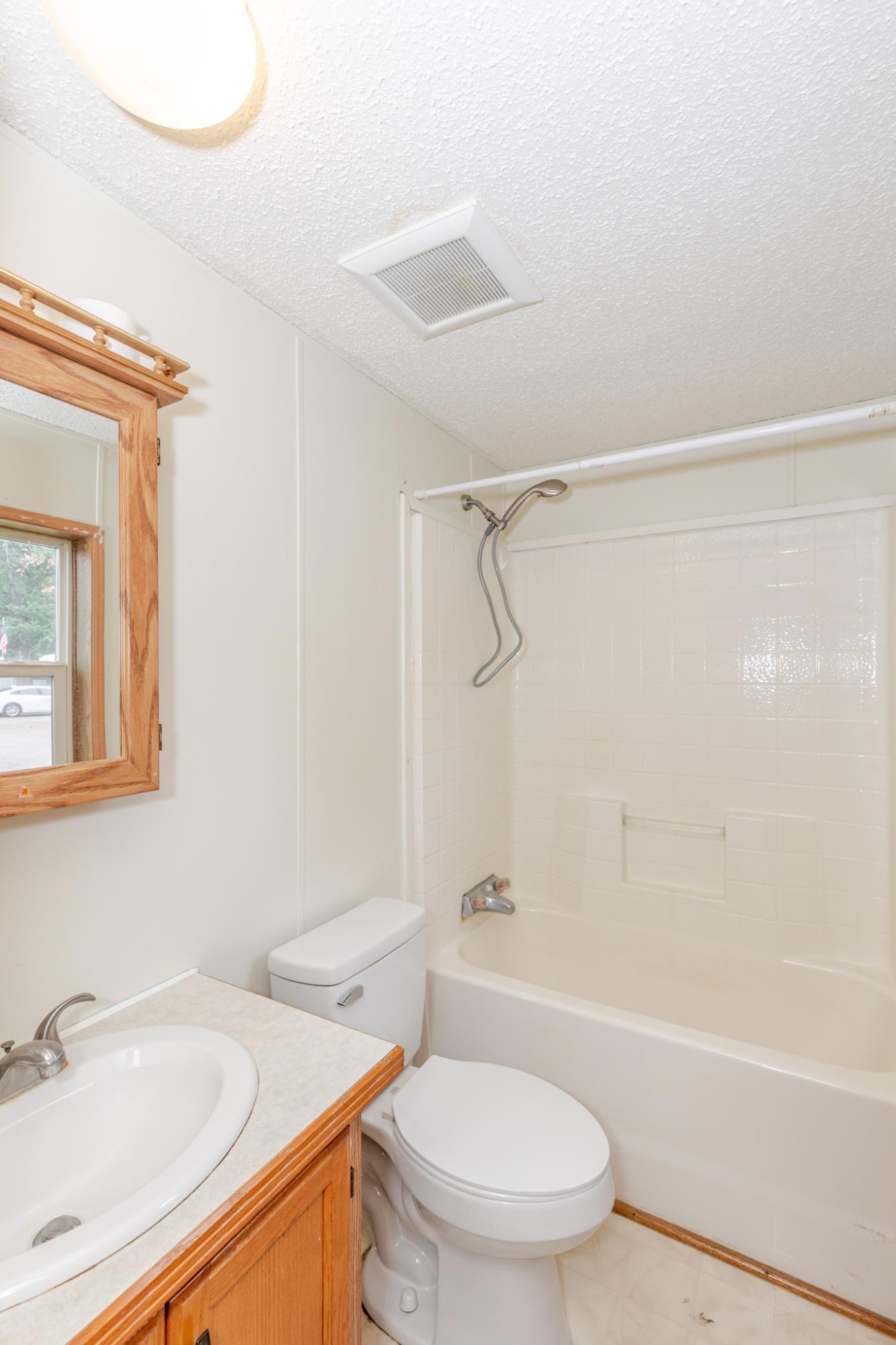 1998 single family home for sale at 21 Horseshoe Bend in Horace, ND — 3 bed, 2 bath (photo 35 of 45)