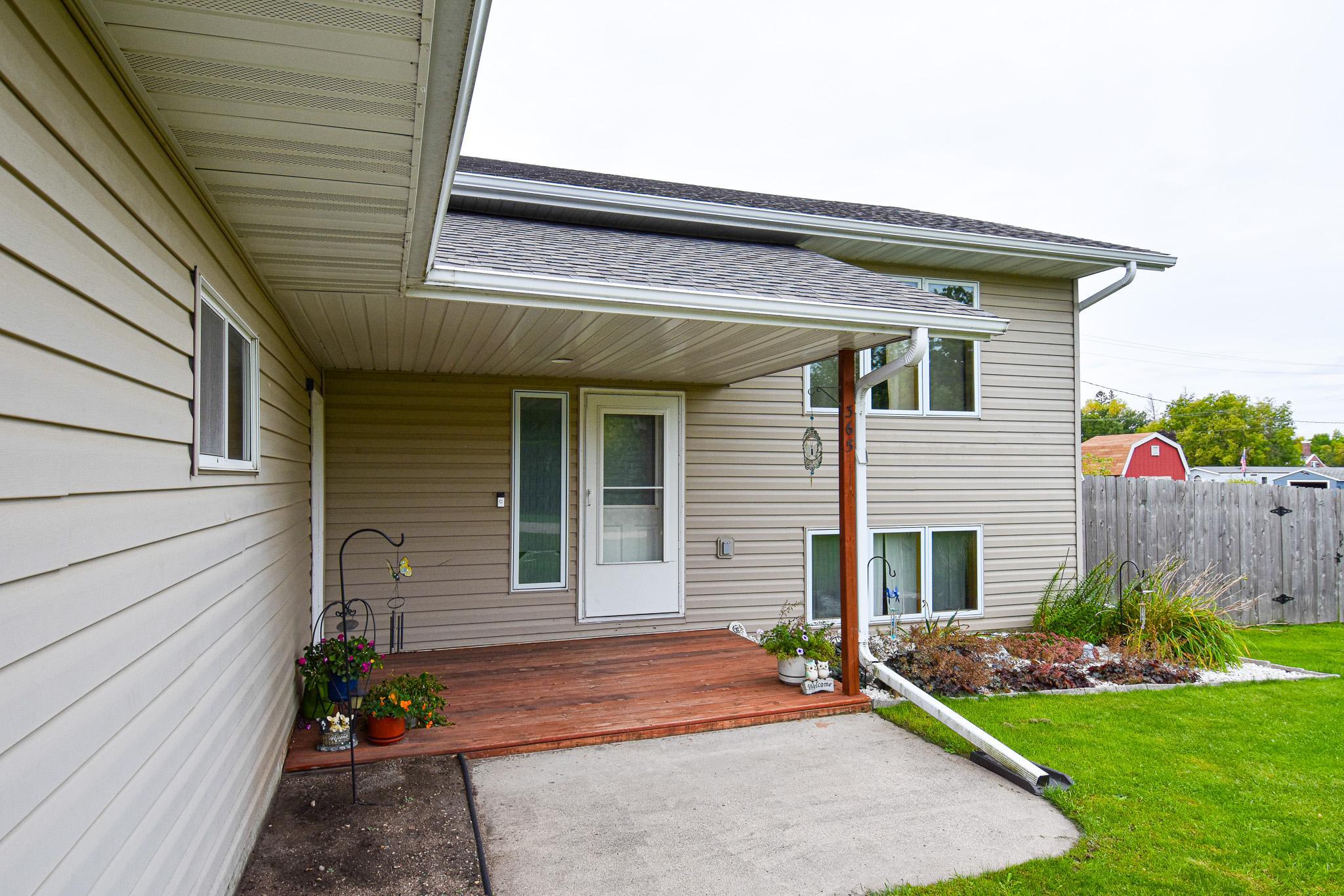 2000 single family home for sale at 365 Healy Avenue W in Plummer, MN — 4 bed, 2 bath (photo 3 of 39)